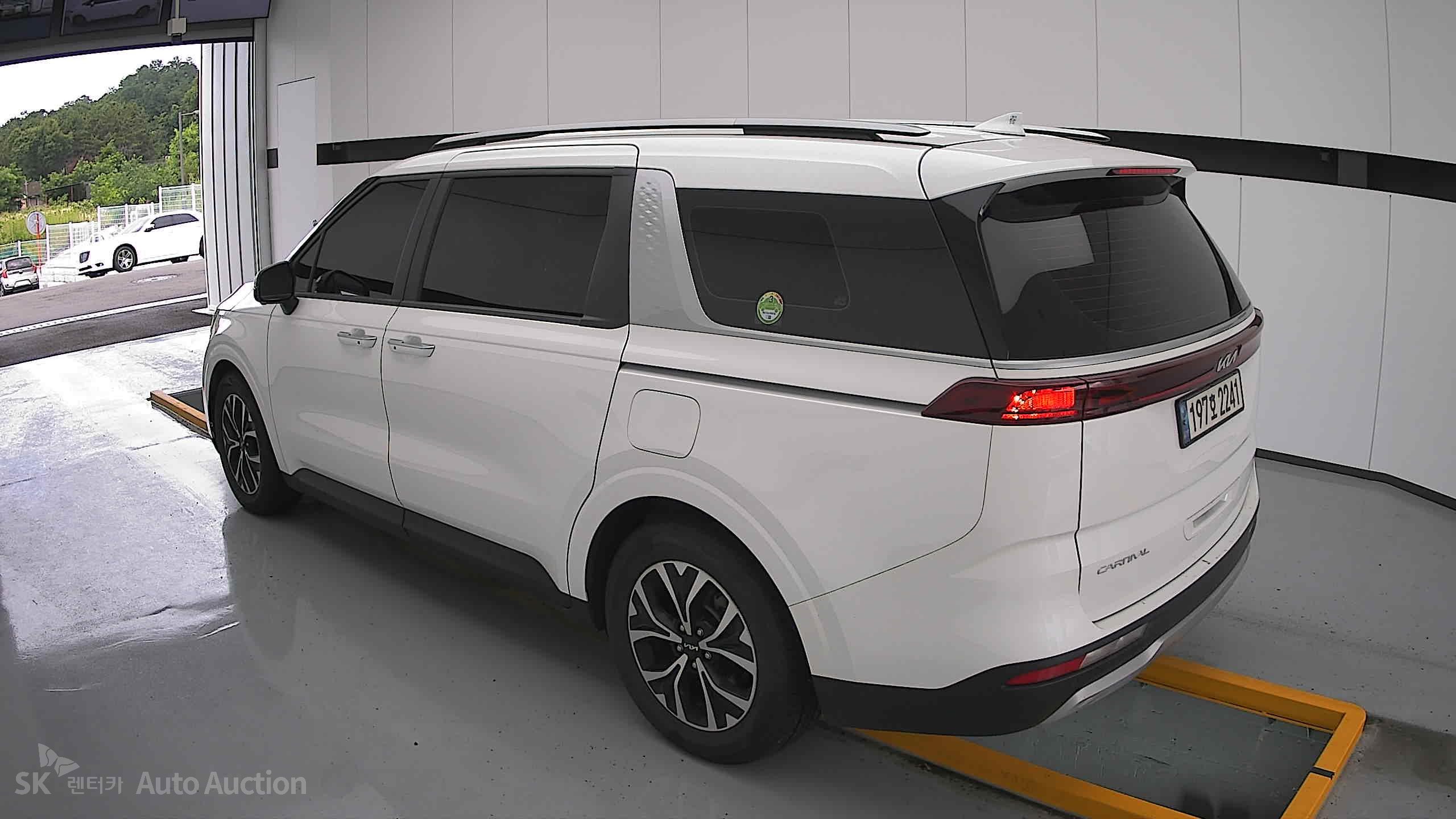2023 - kia carnival