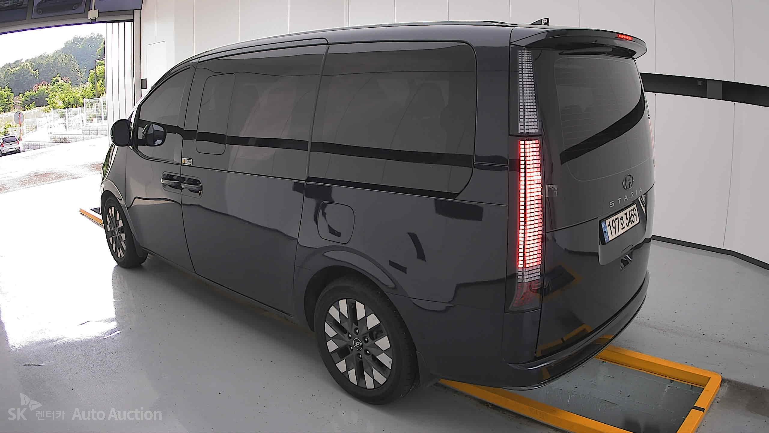 2023 - hyundai staria