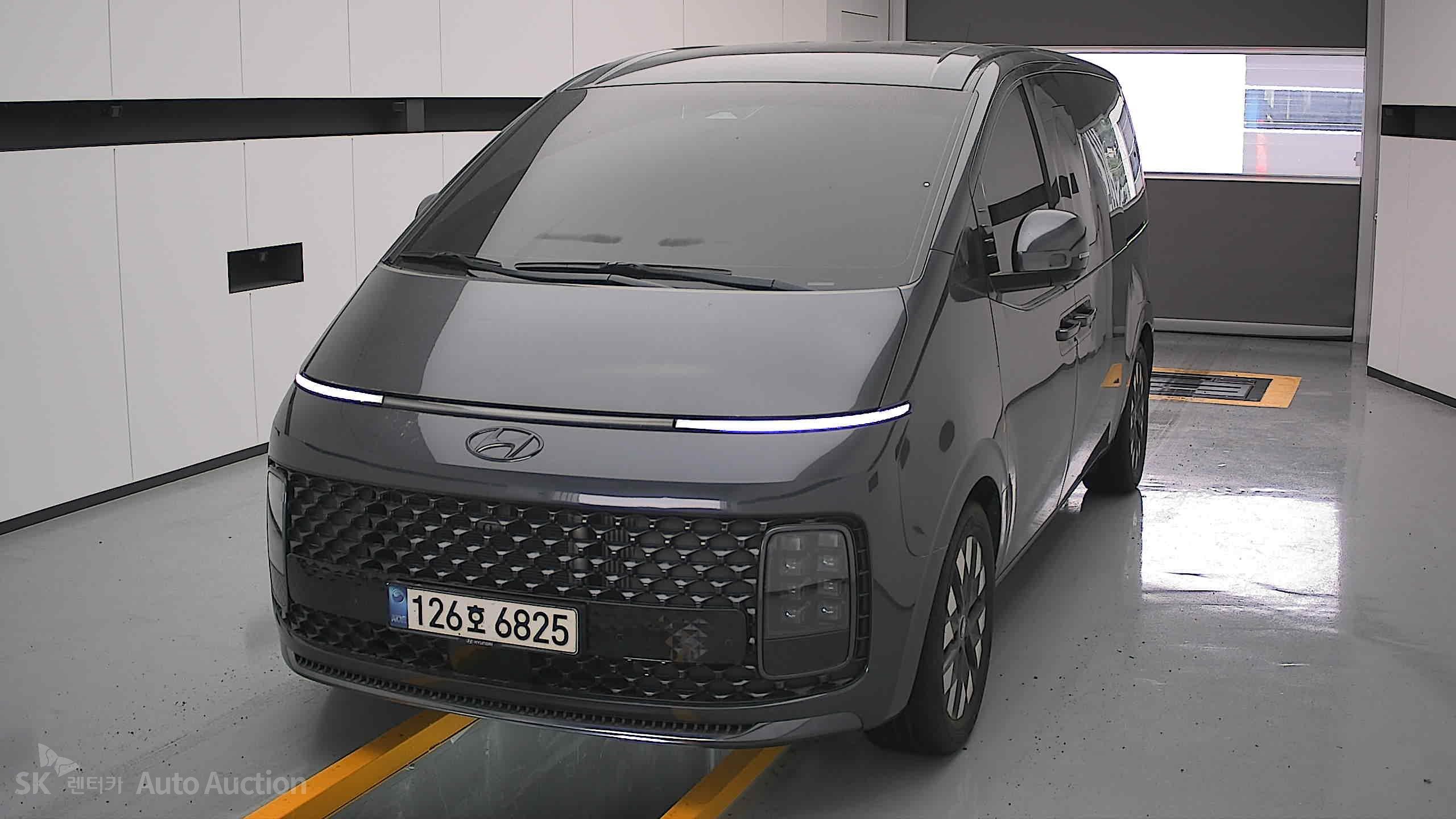 2022 - hyundai staria