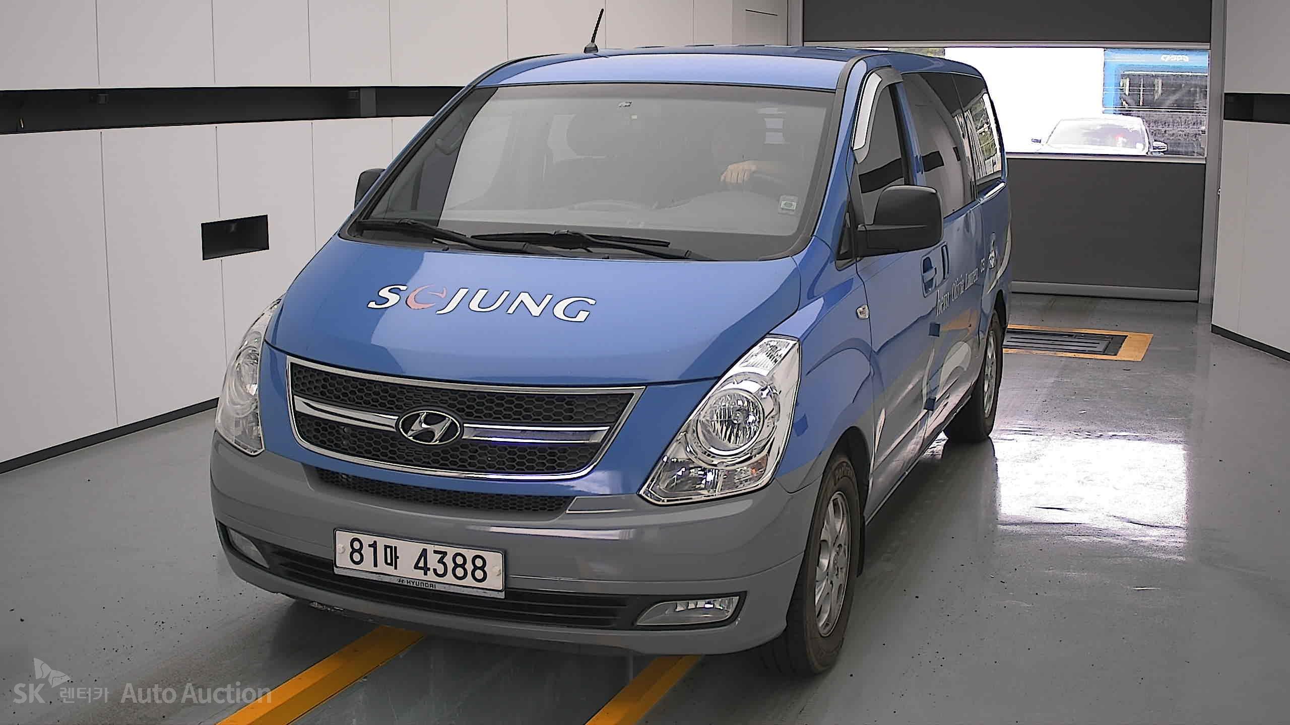 2012 - hyundai grand starex