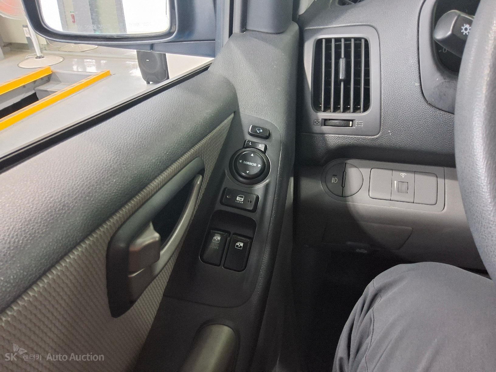 2012 - hyundai grand starex