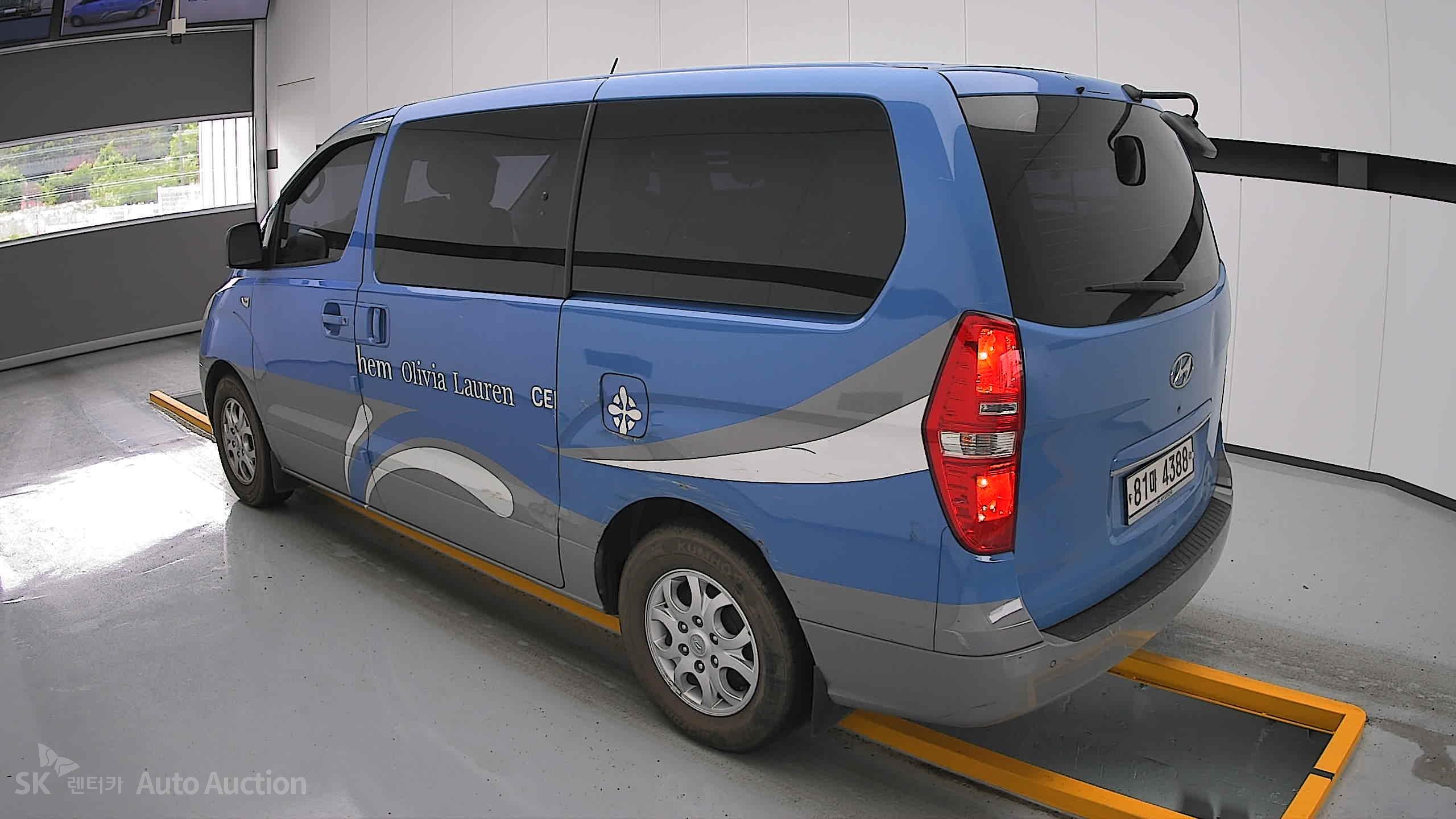 2012 - hyundai grand starex
