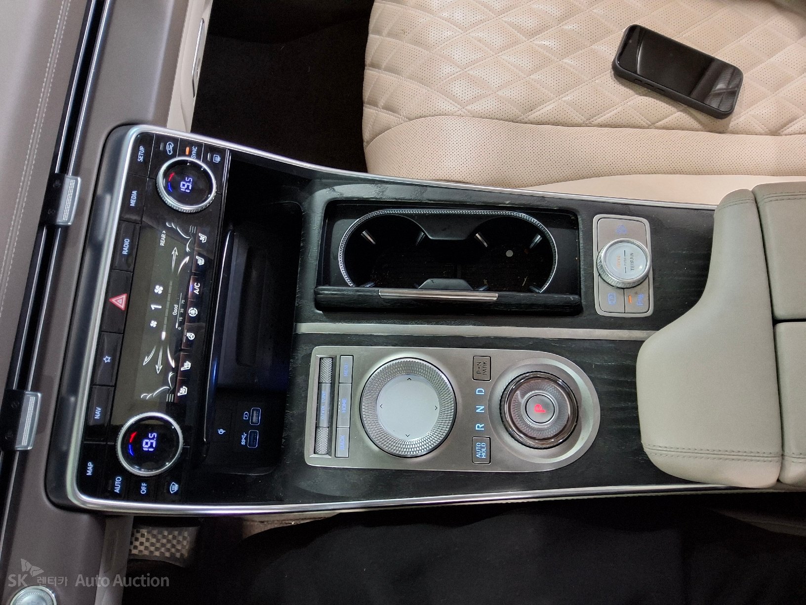 2022 - genesis gv80