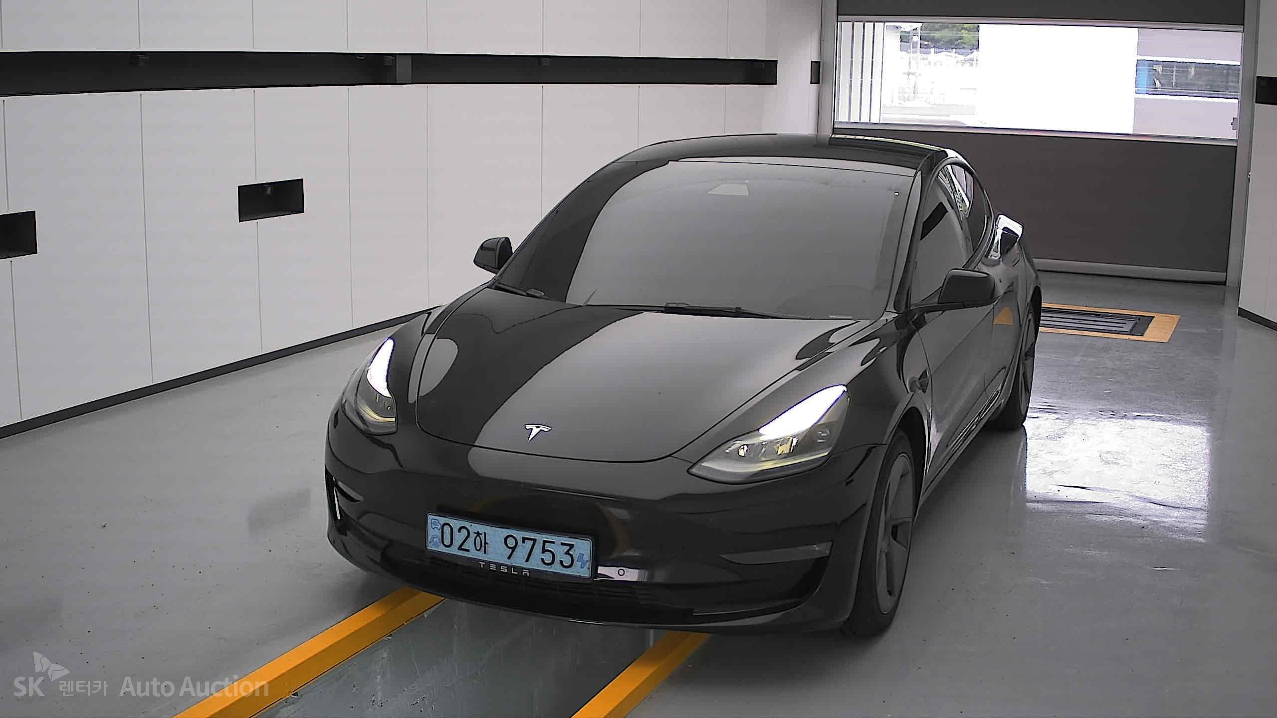 Tesla Model 3 2022 — صورة 1