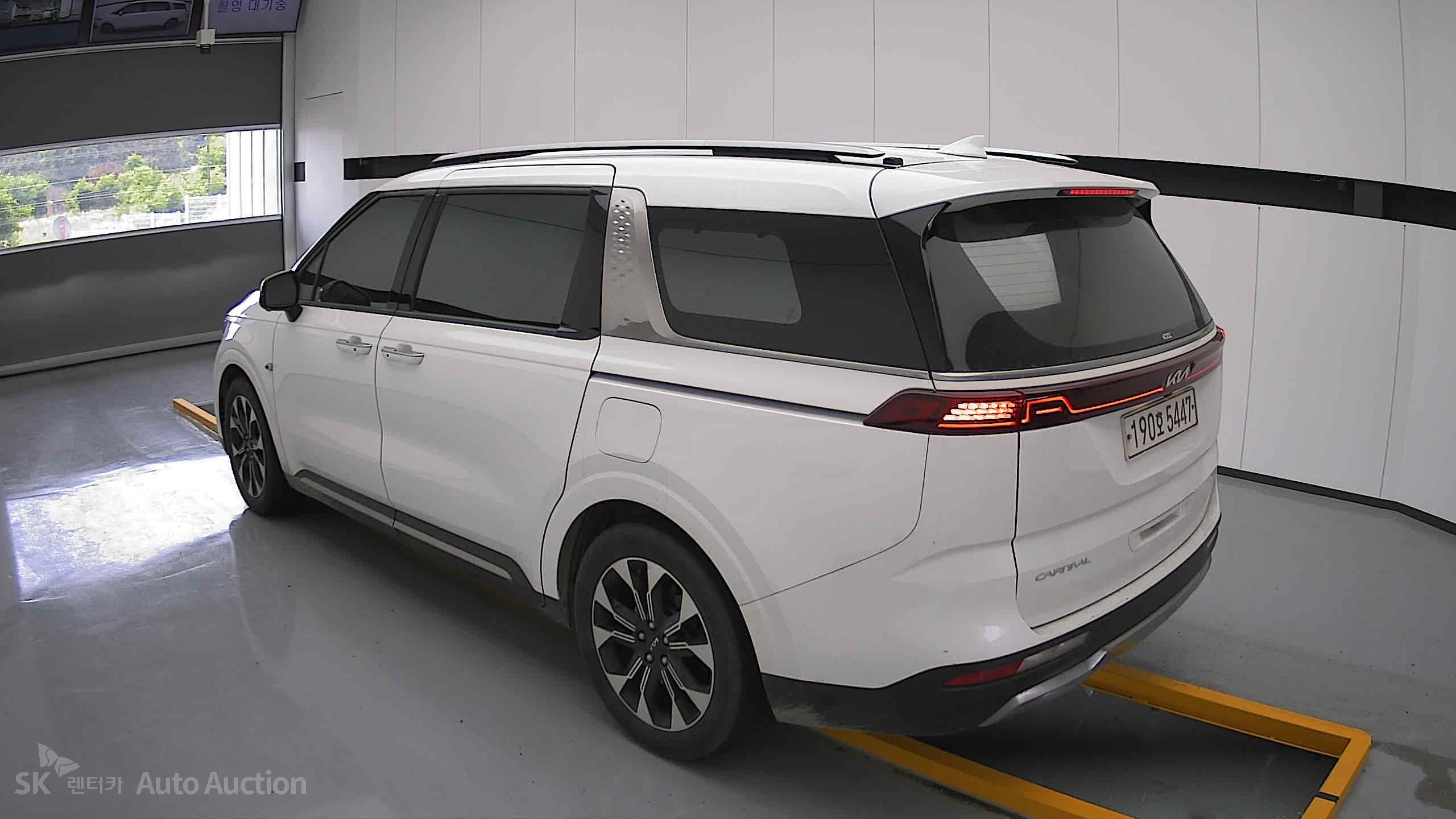 2023 - kia carnival