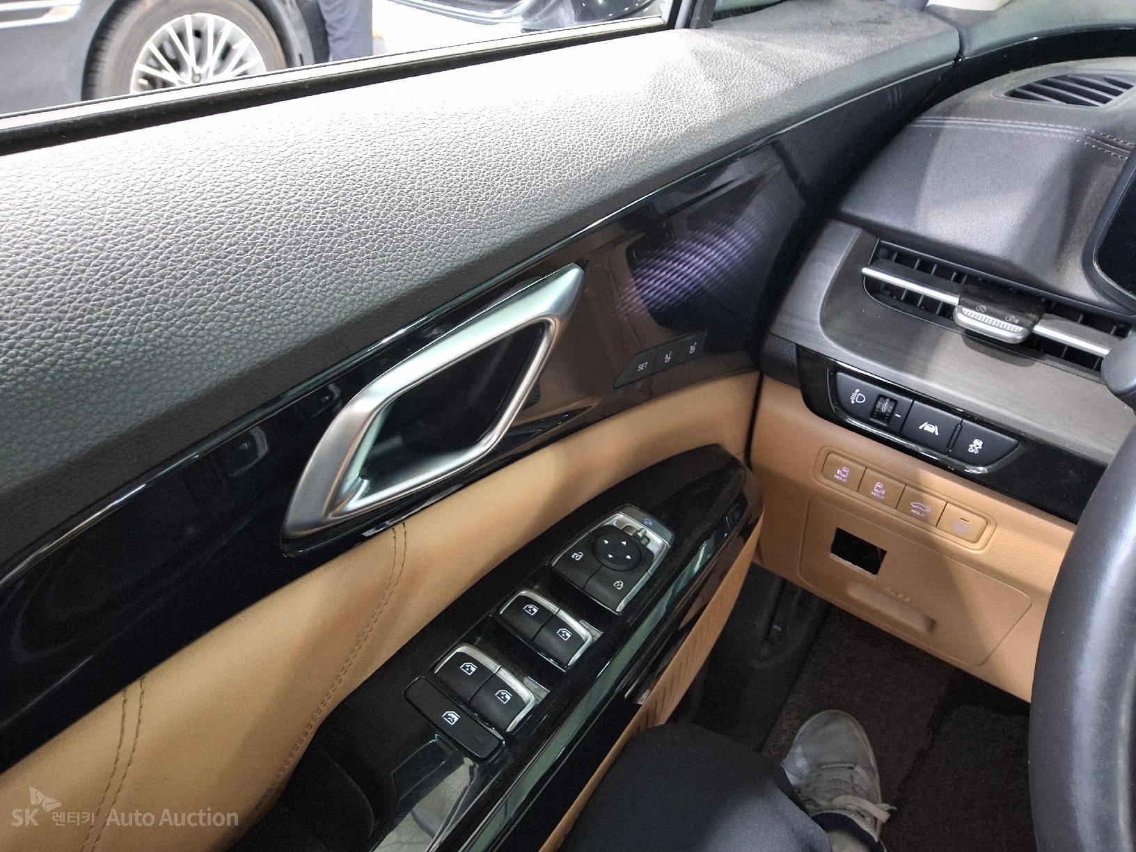 2023 - kia carnival