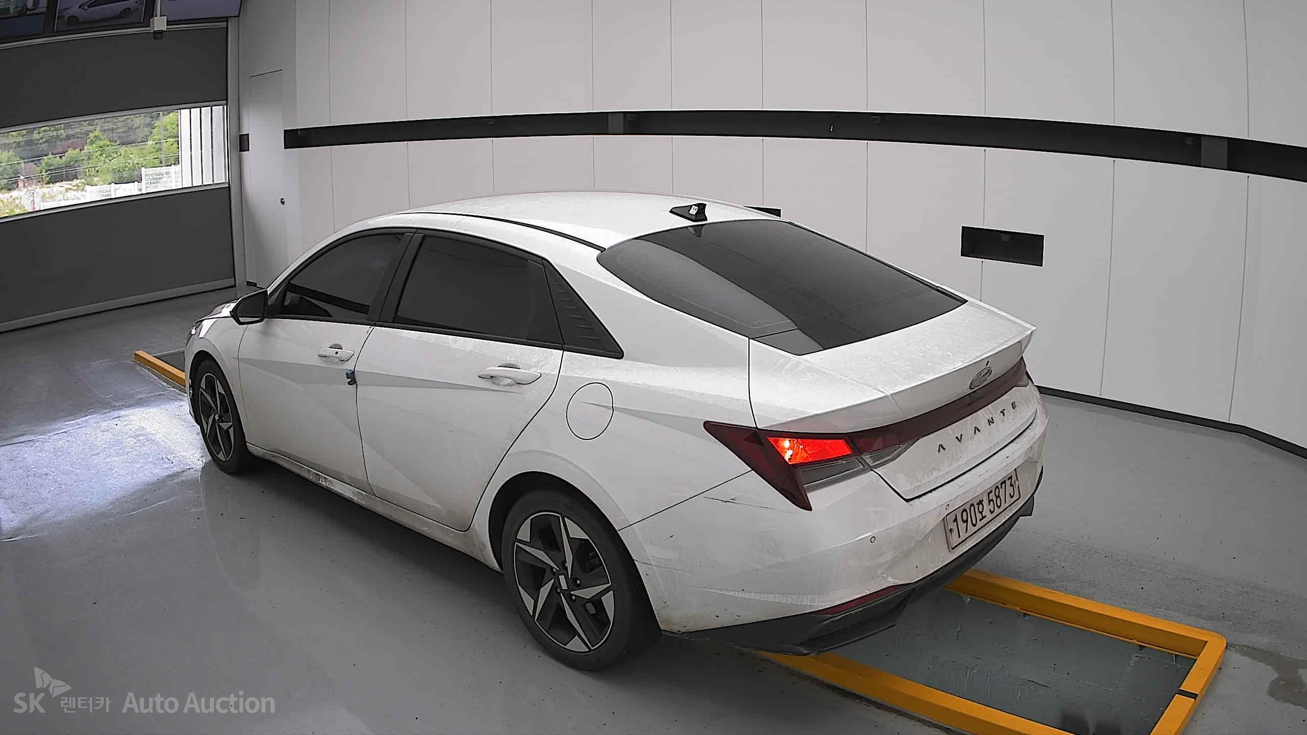هيونداي أفانتي 2023 — صورة 2