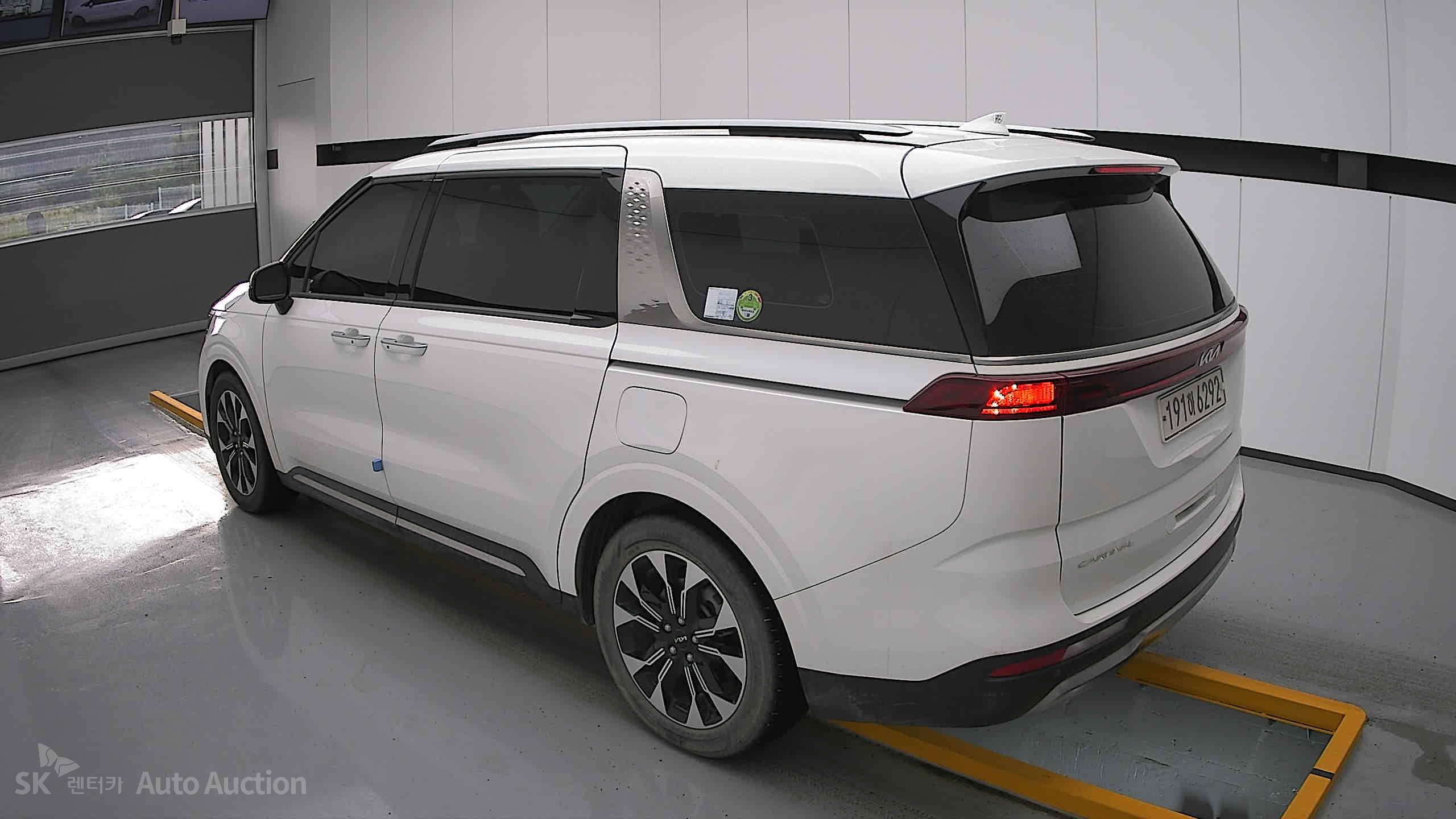 2022 - kia carnival