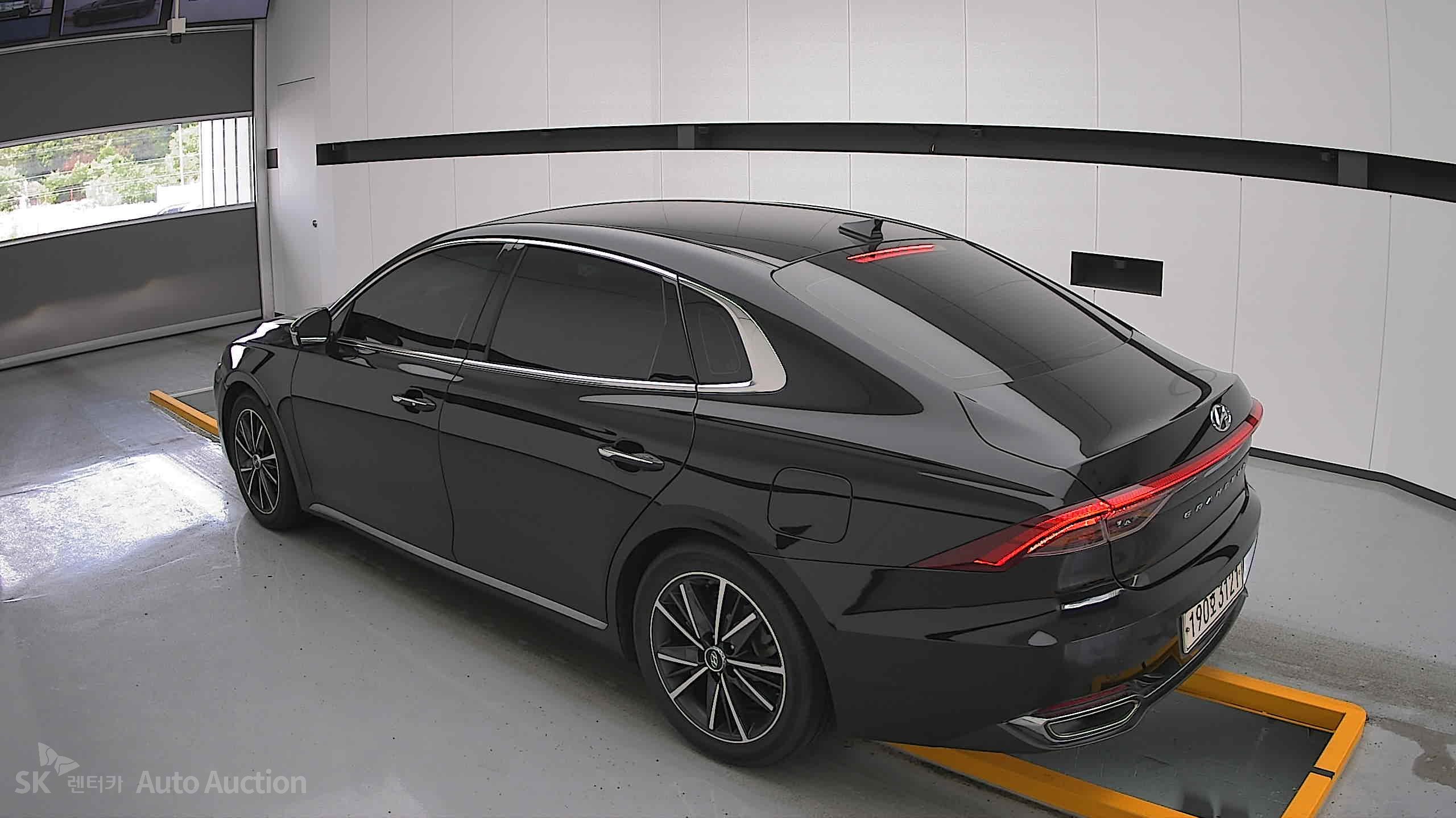 2022 - hyundai grandeur