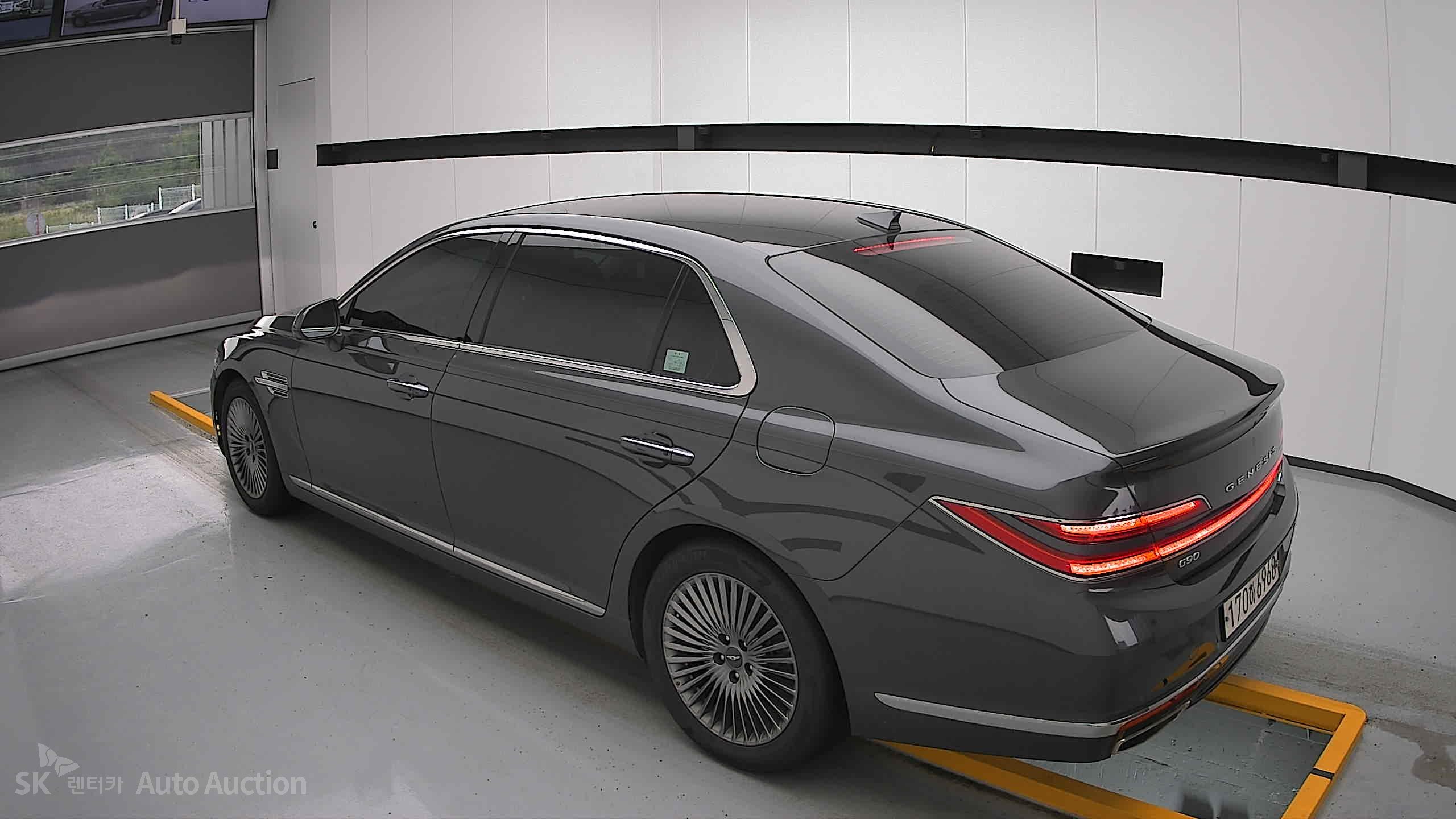 2021 - genesis g90