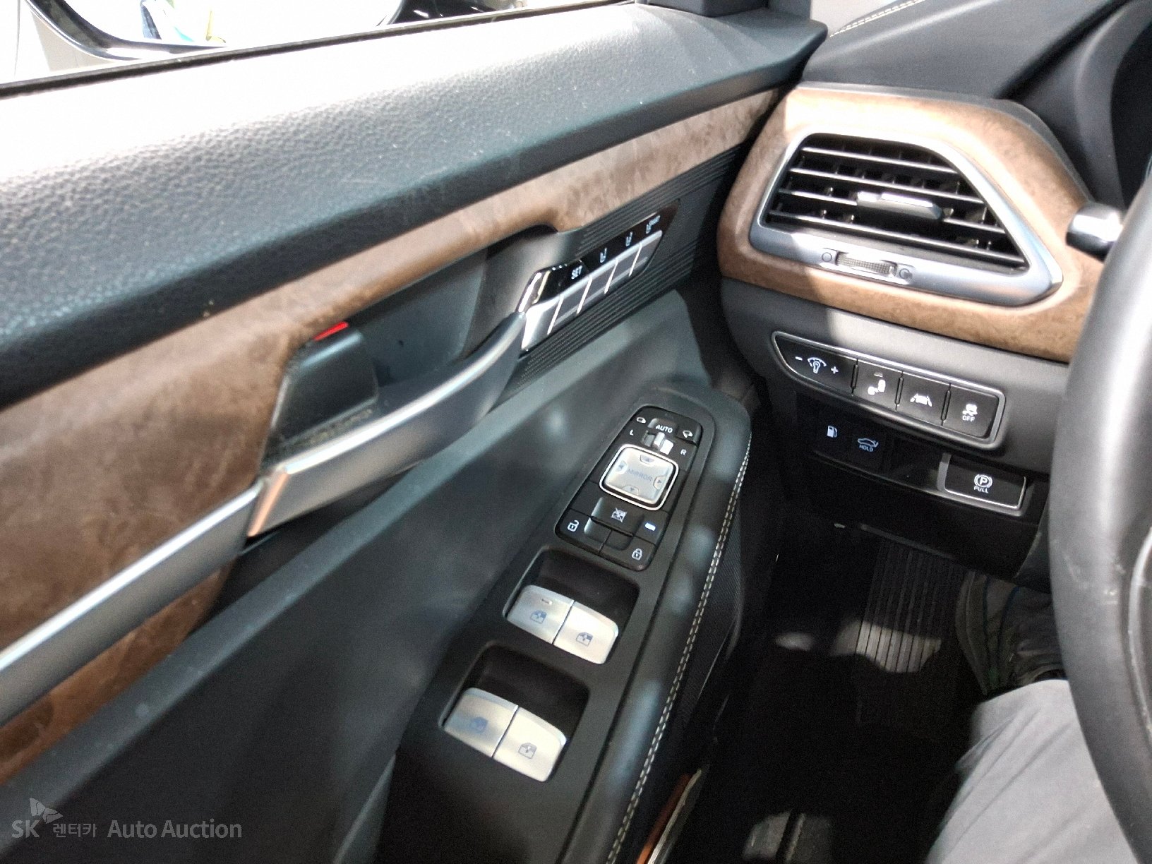 2021 - genesis g90