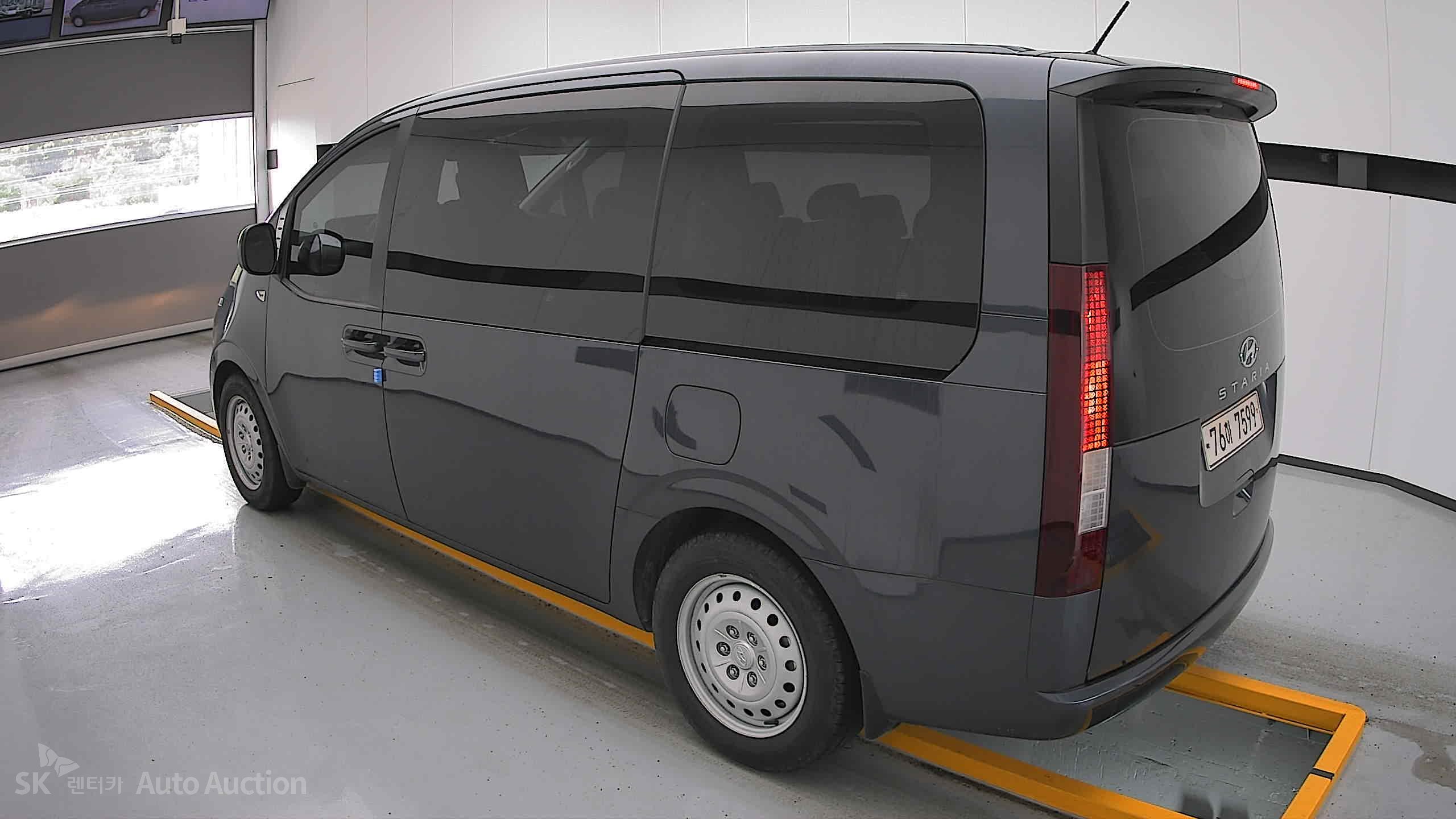 2022 - hyundai staria