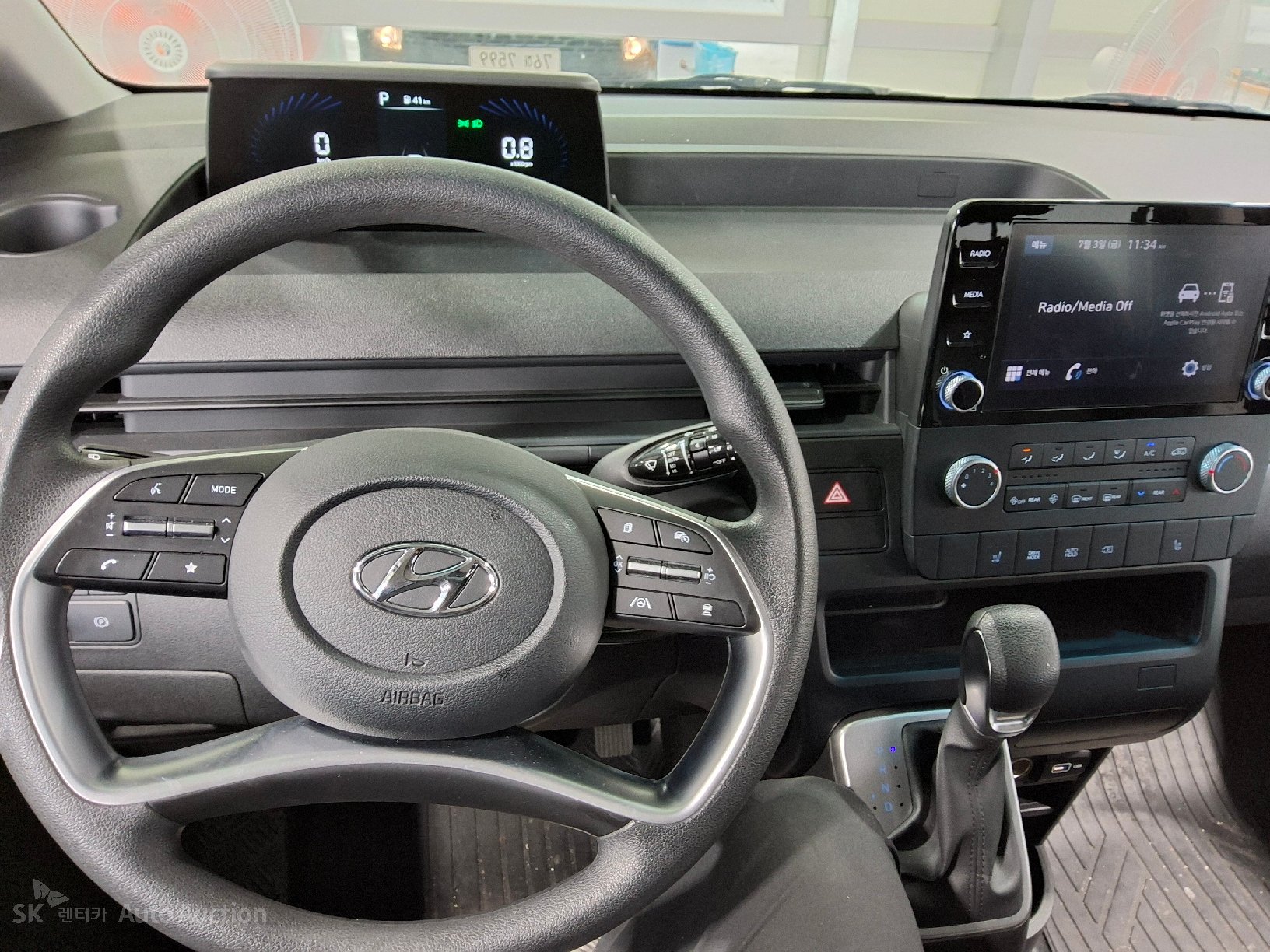 2022 - hyundai staria
