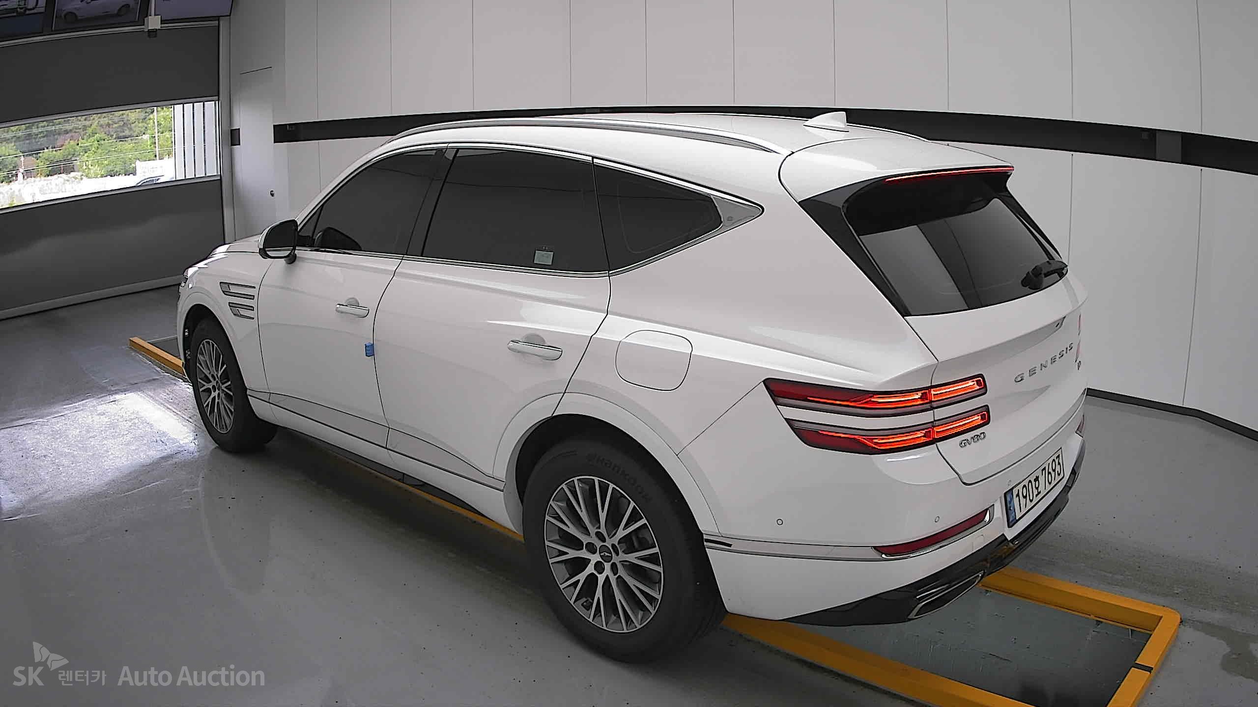 2022 - genesis gv80