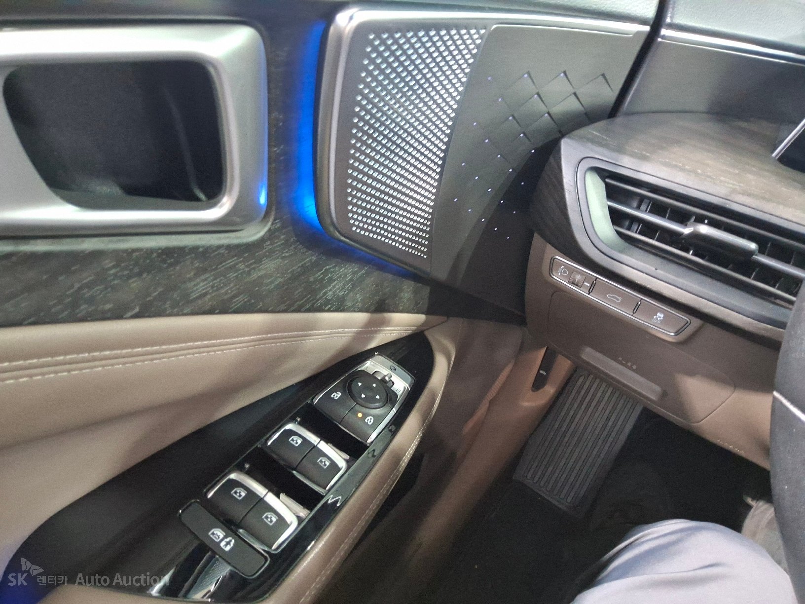 2022 - kia k8