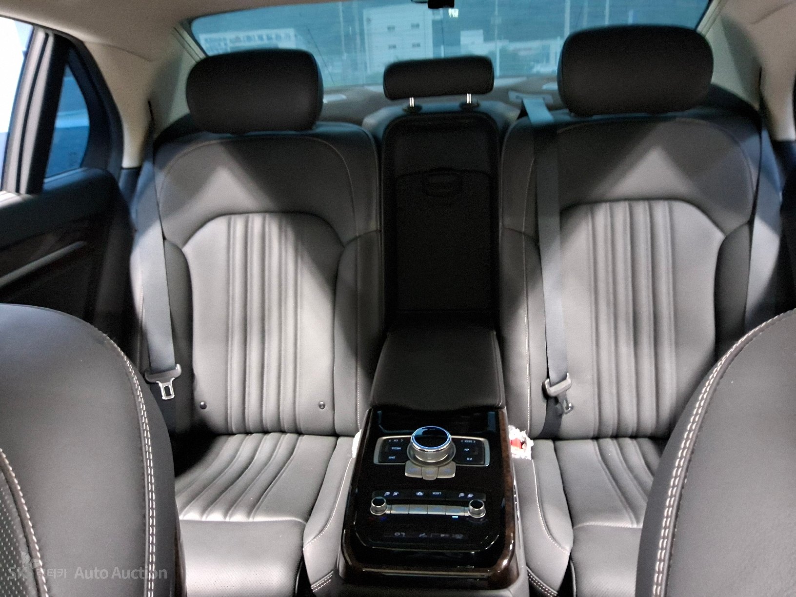 2021 - genesis g90