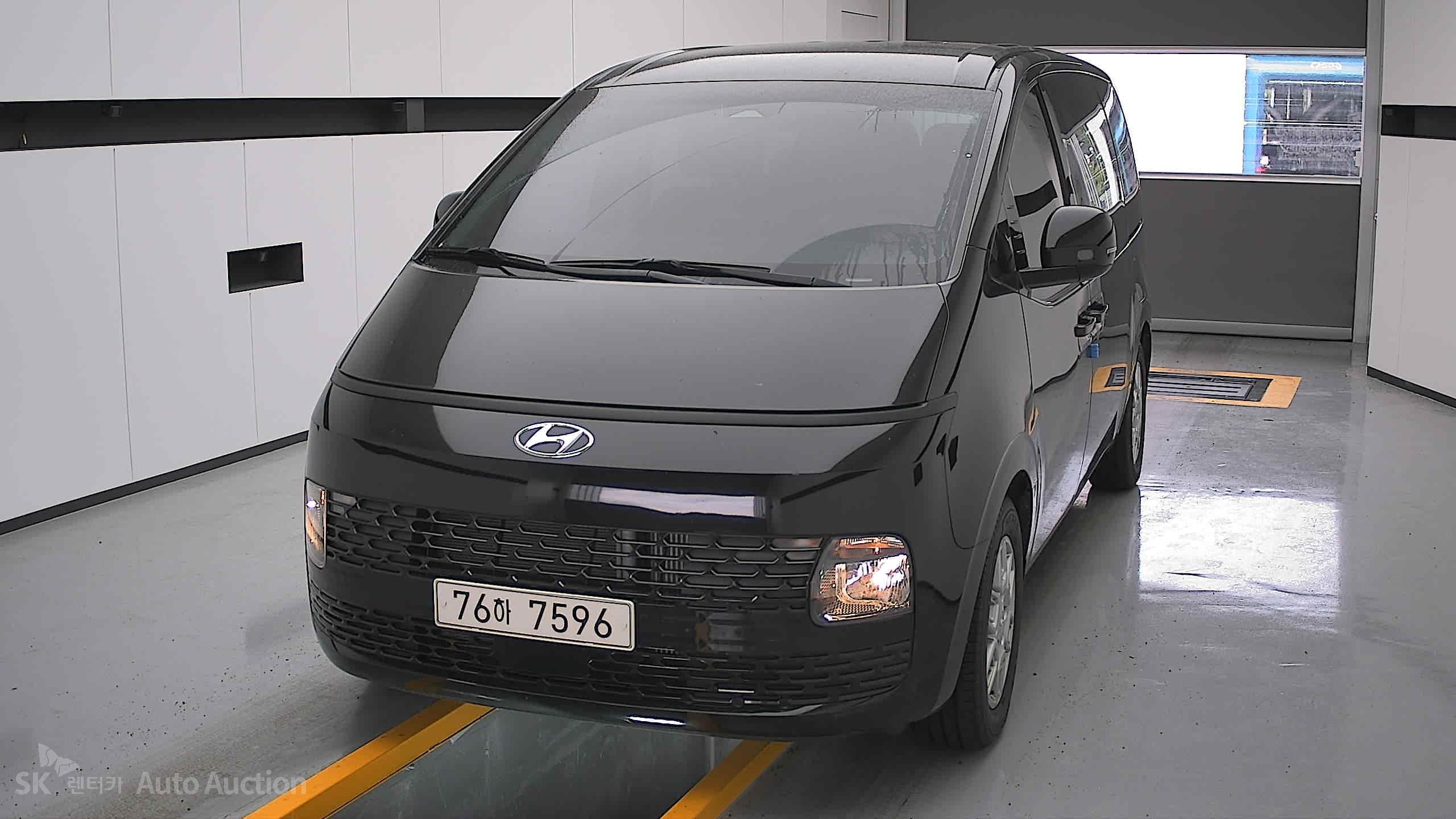 2022 - hyundai staria