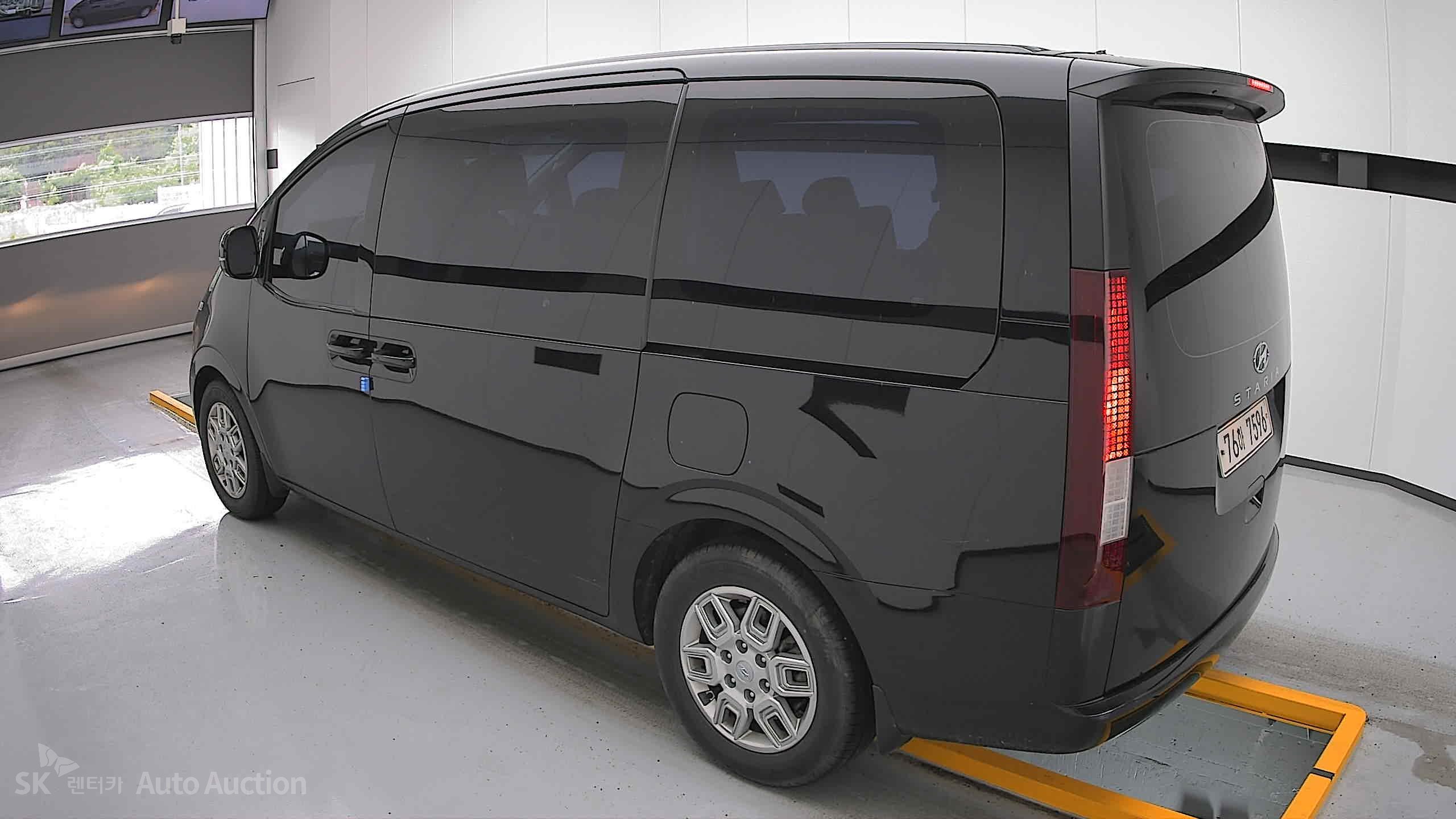 2022 - hyundai staria