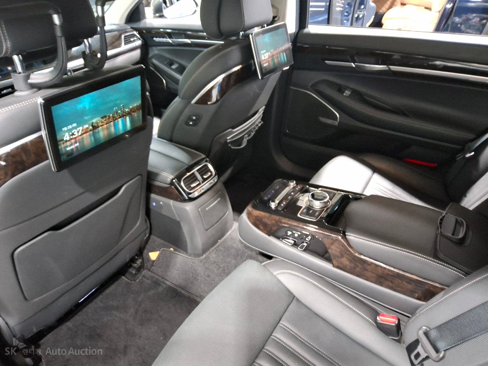 2021 - genesis g90