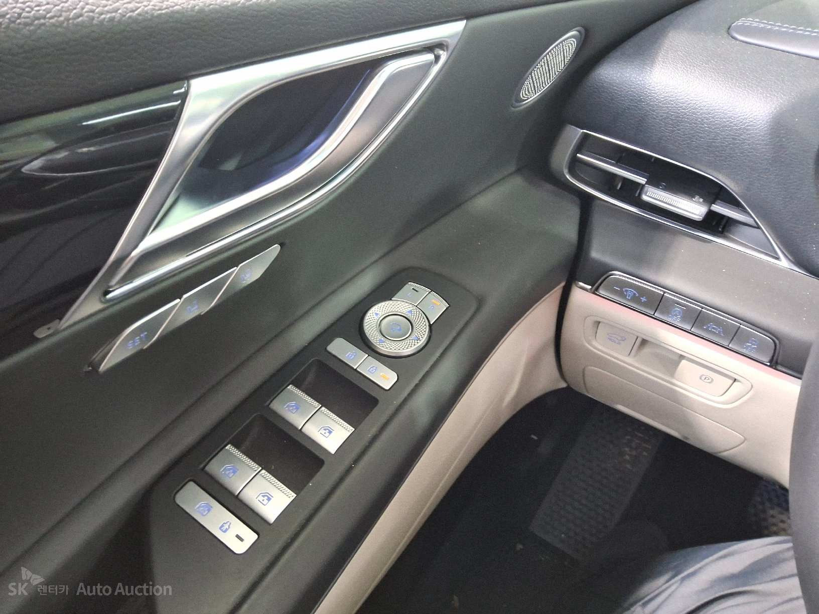 2021 - genesis gv80