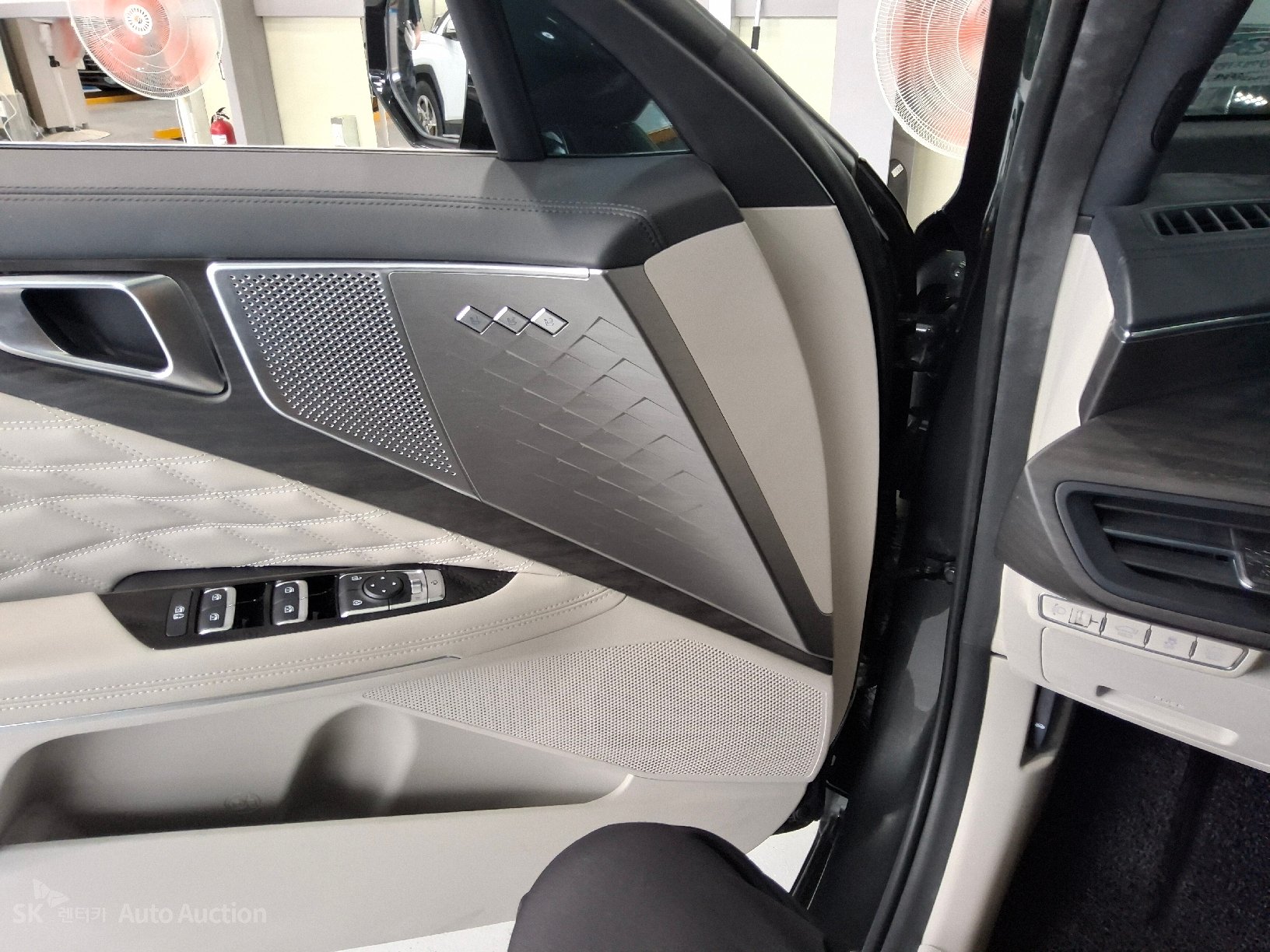 2022 - kia k8