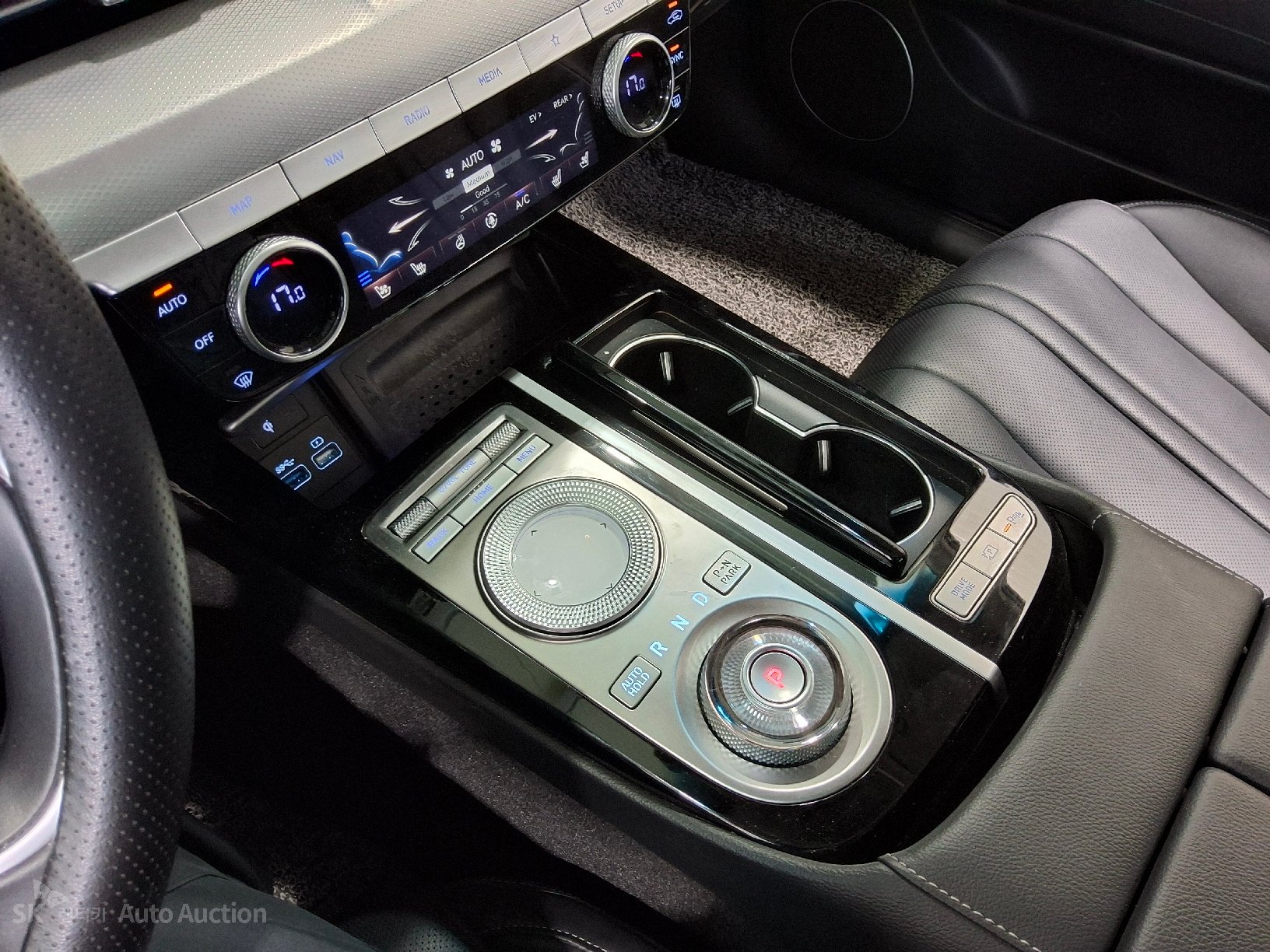 2022 - genesis eg80