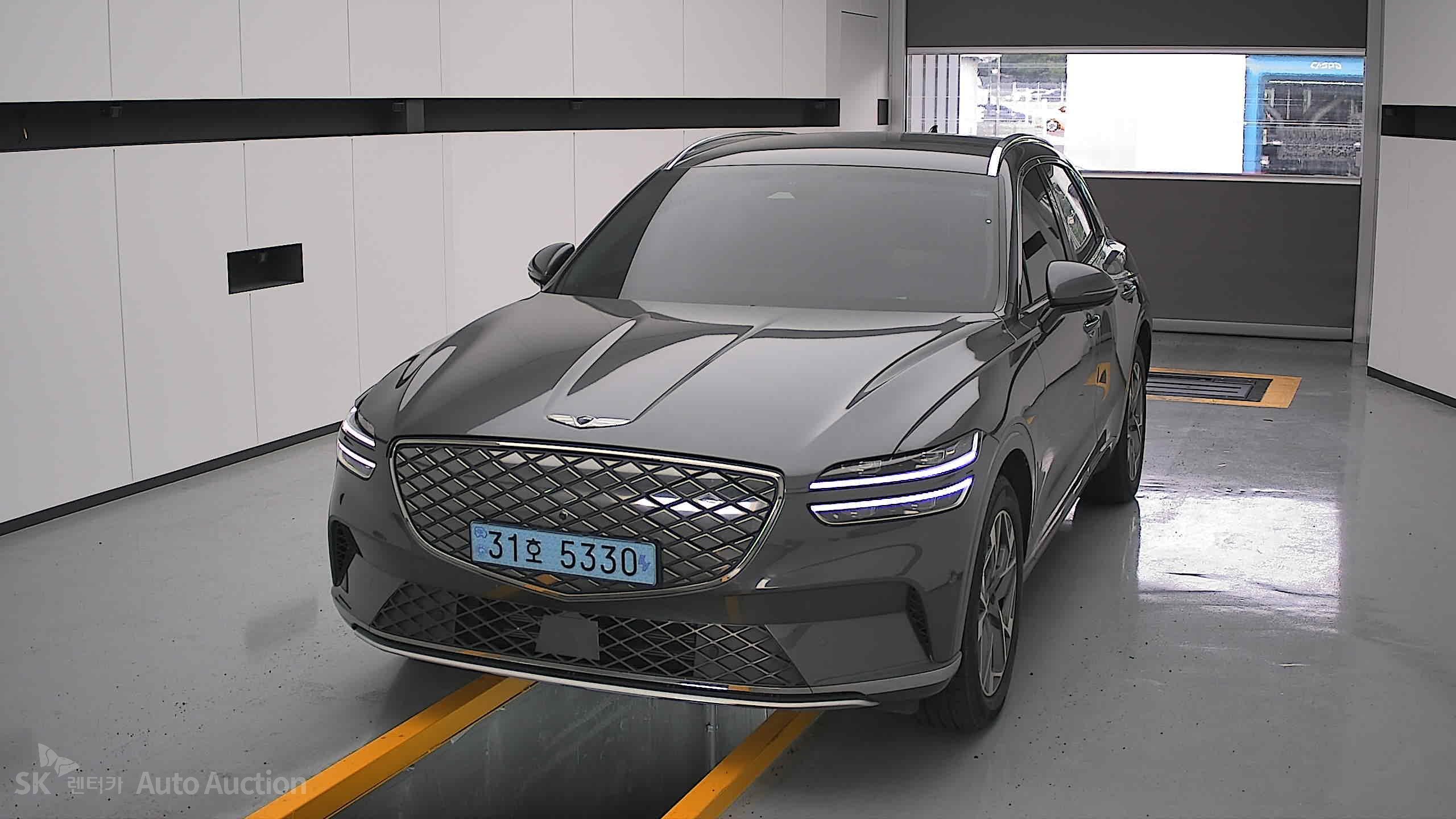 2022 - genesis egv70