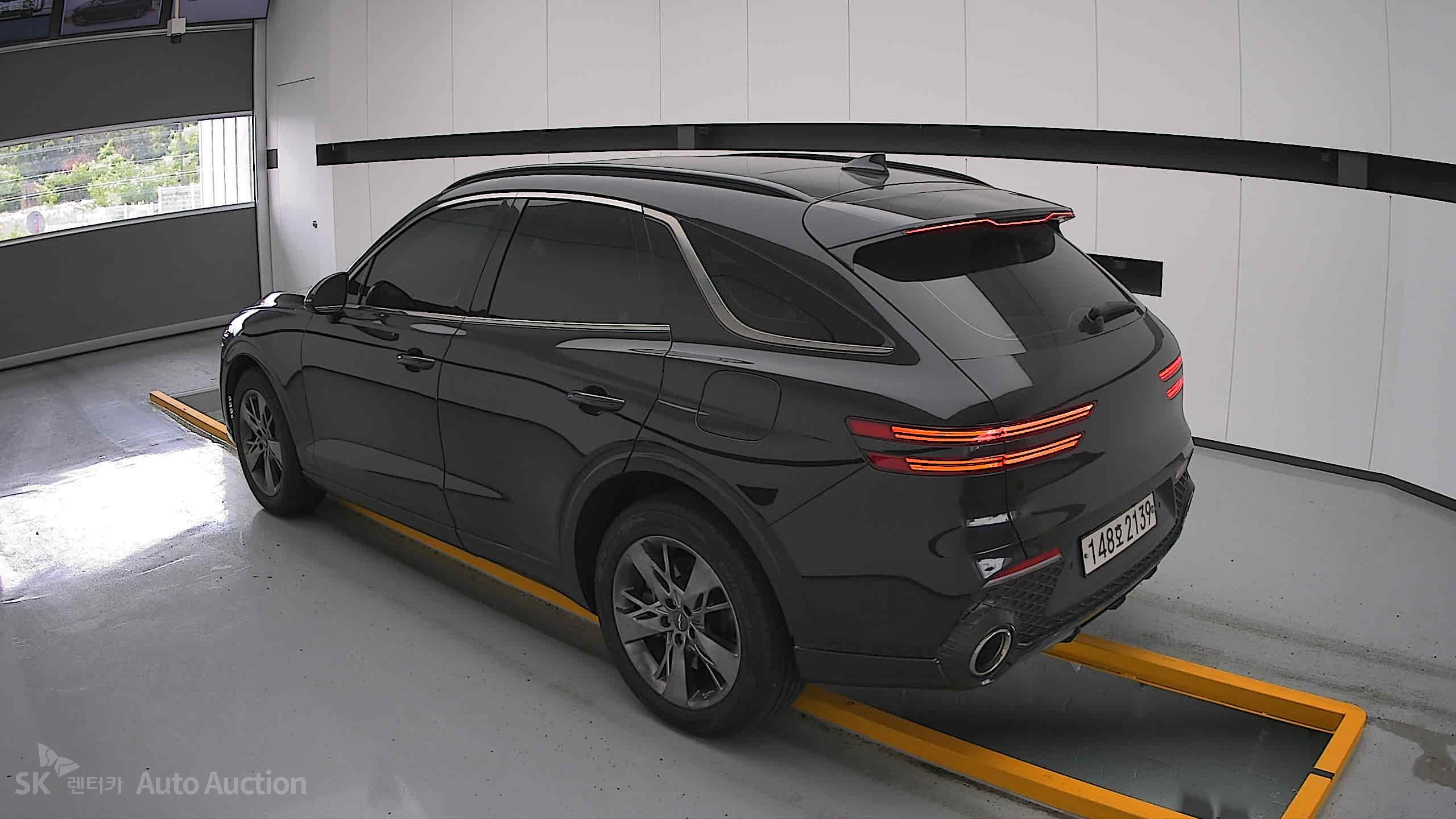 2021 - genesis gv70