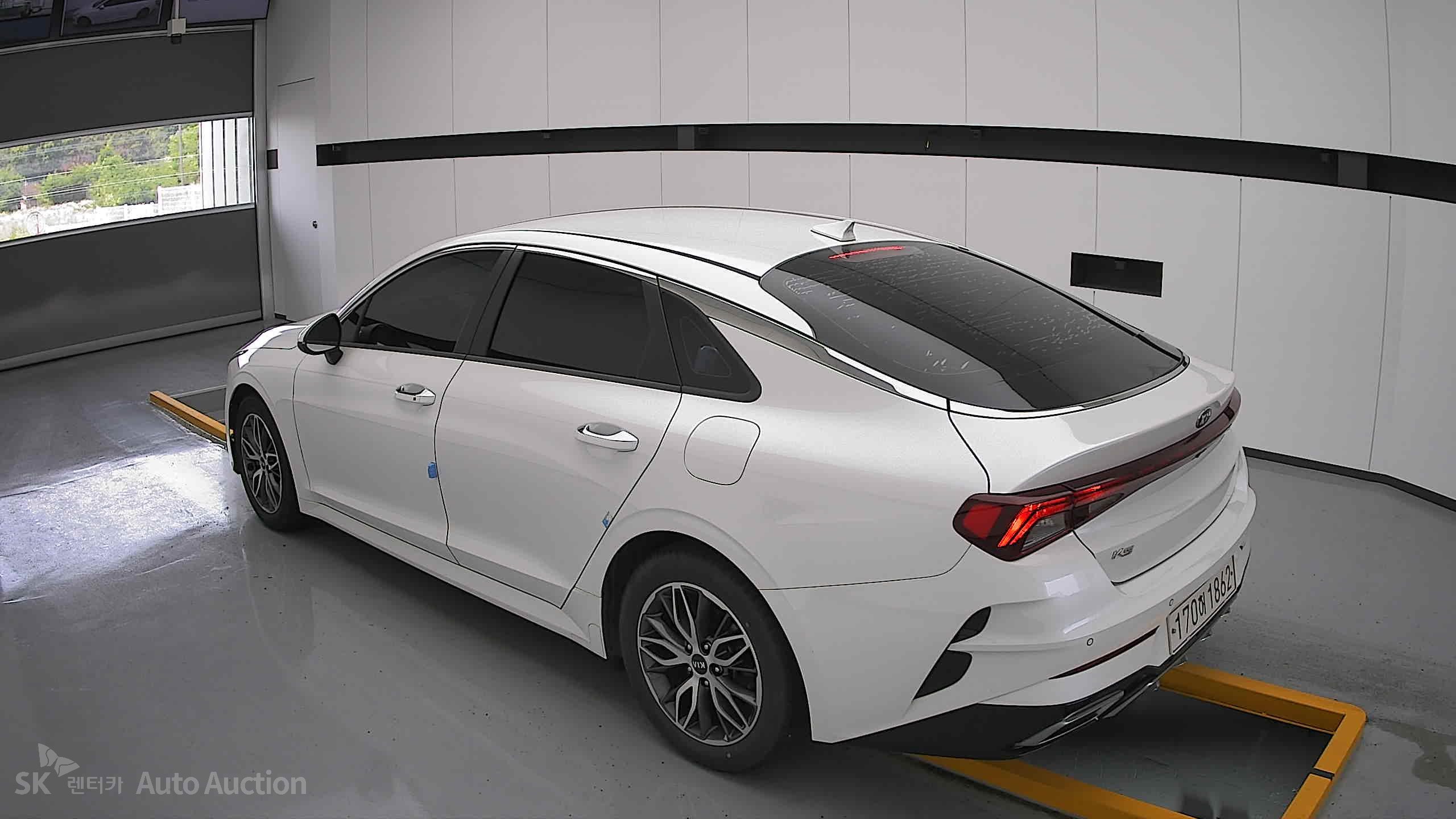 2021 - kia k5