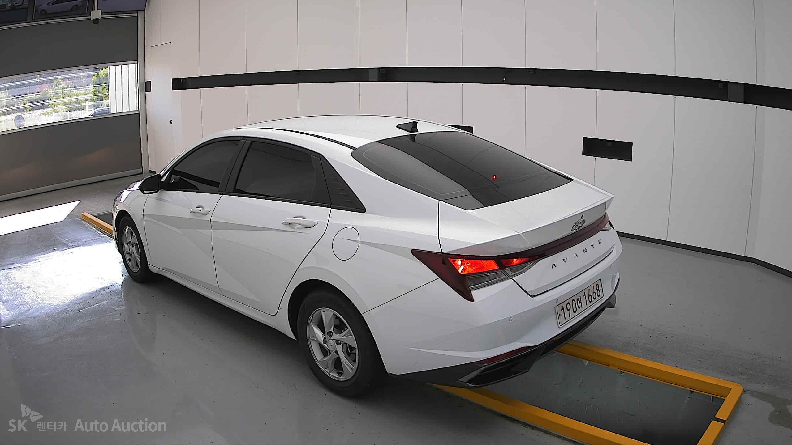 2021 - hyundai avante