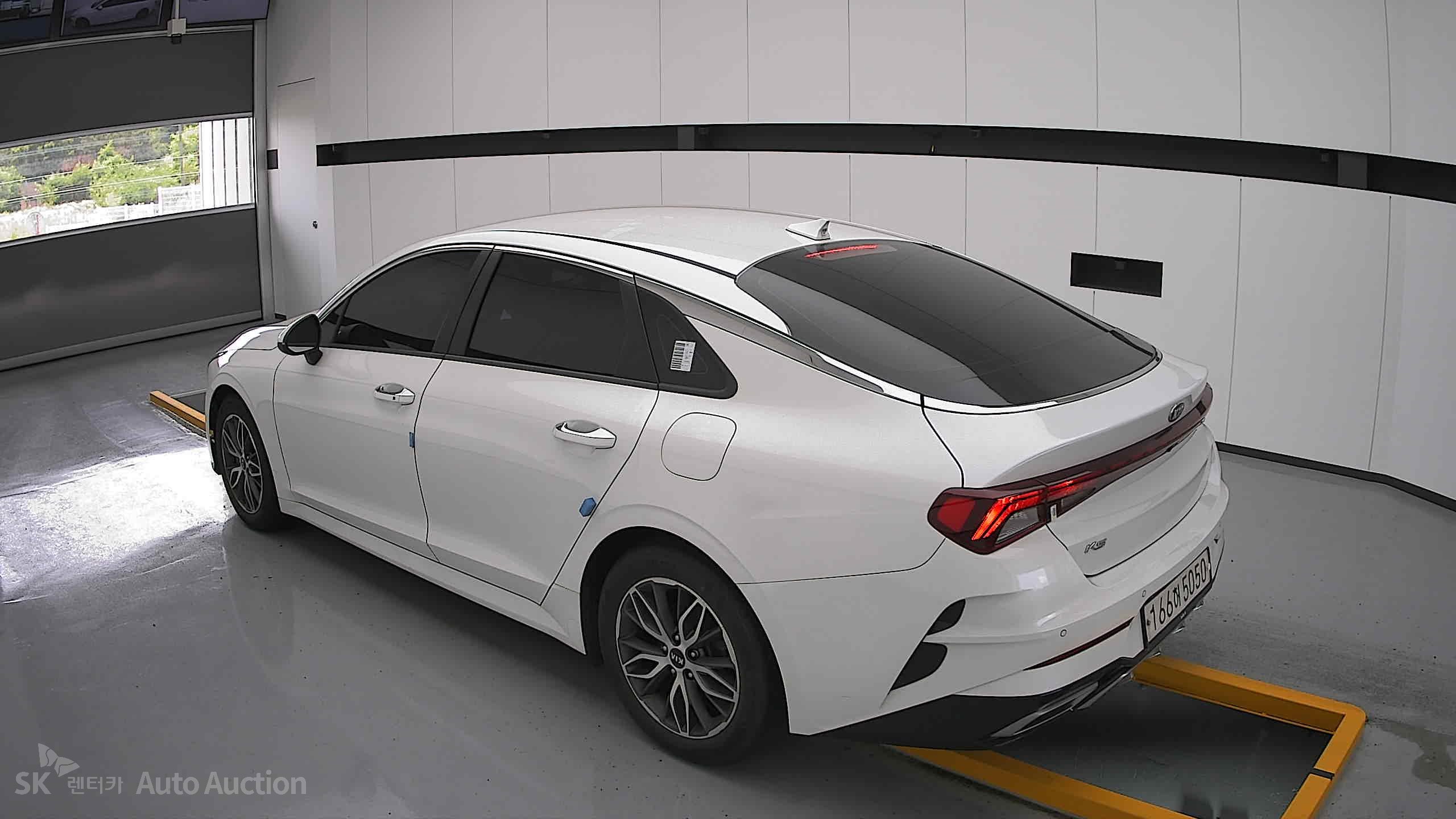 2021 - kia k5