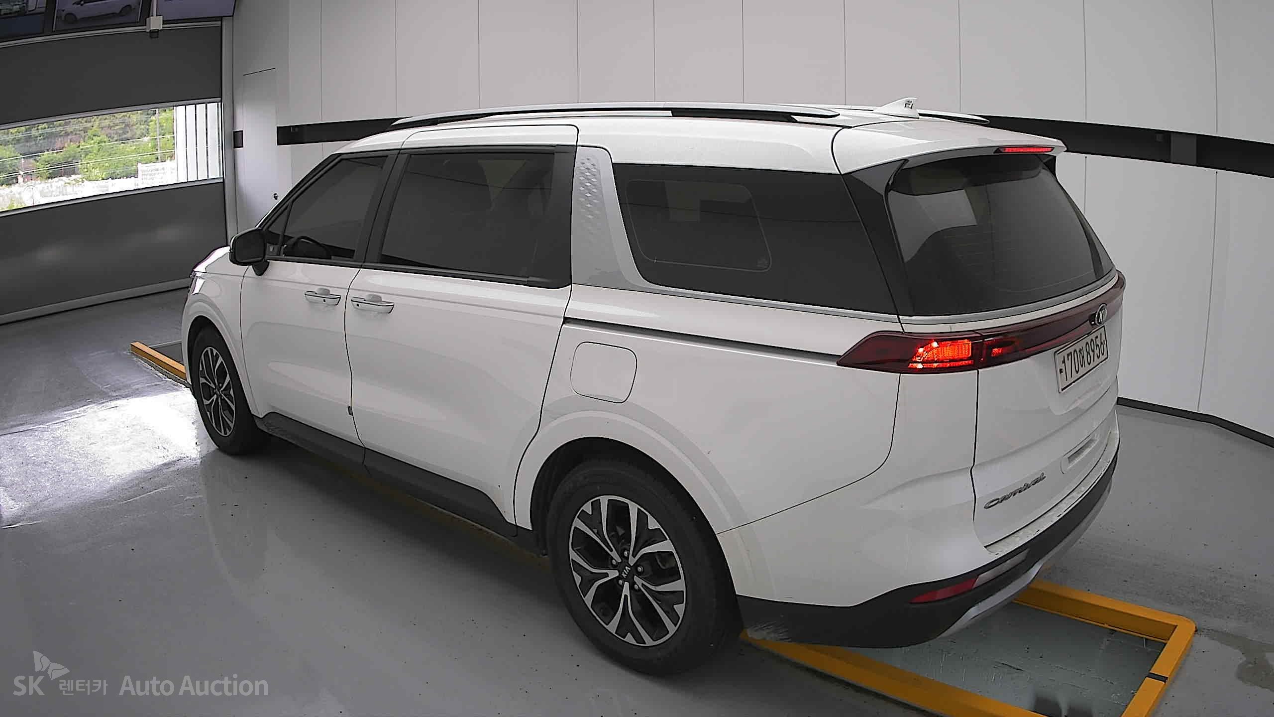 2021 - kia carnival