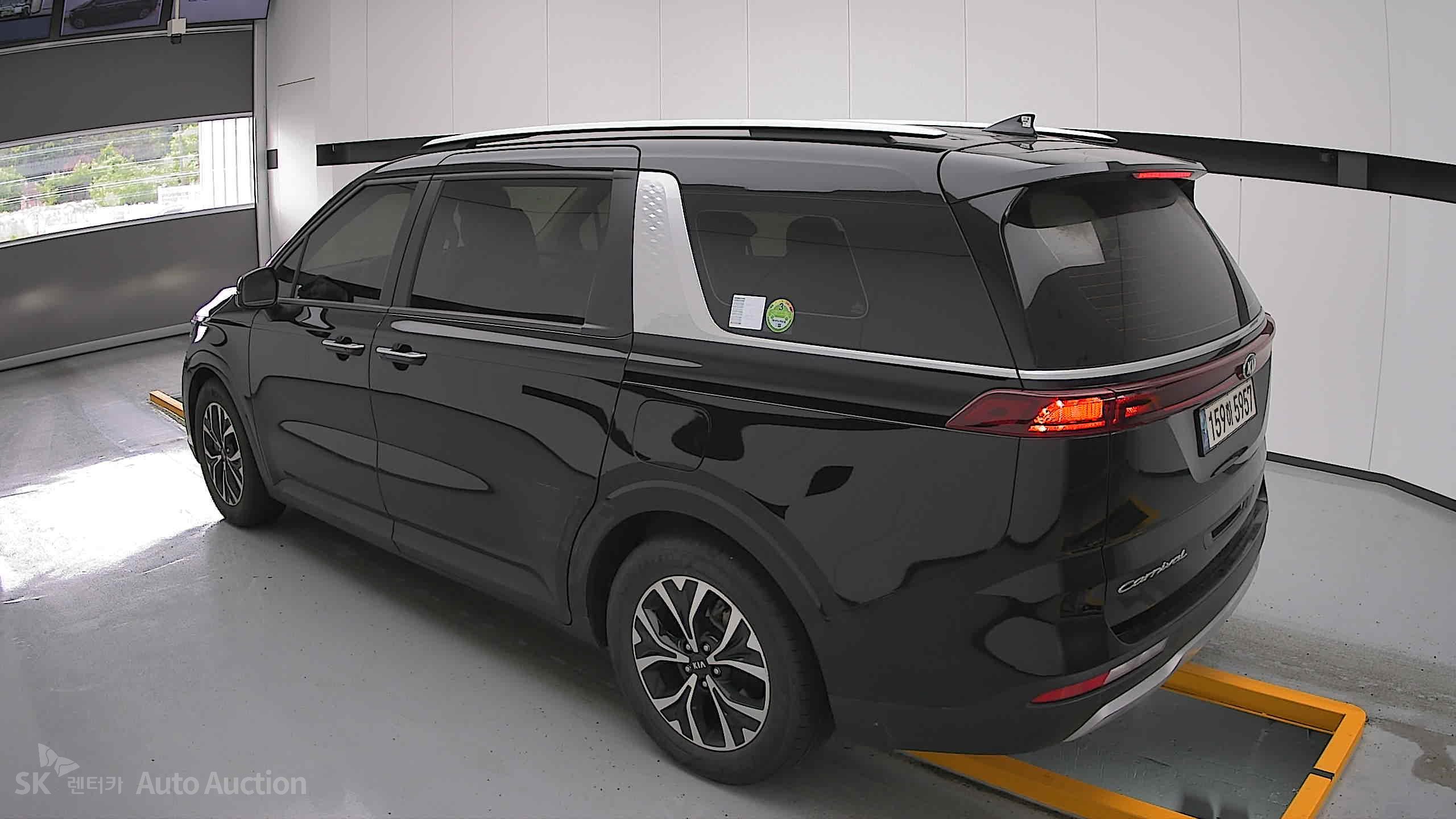2021 - kia carnival
