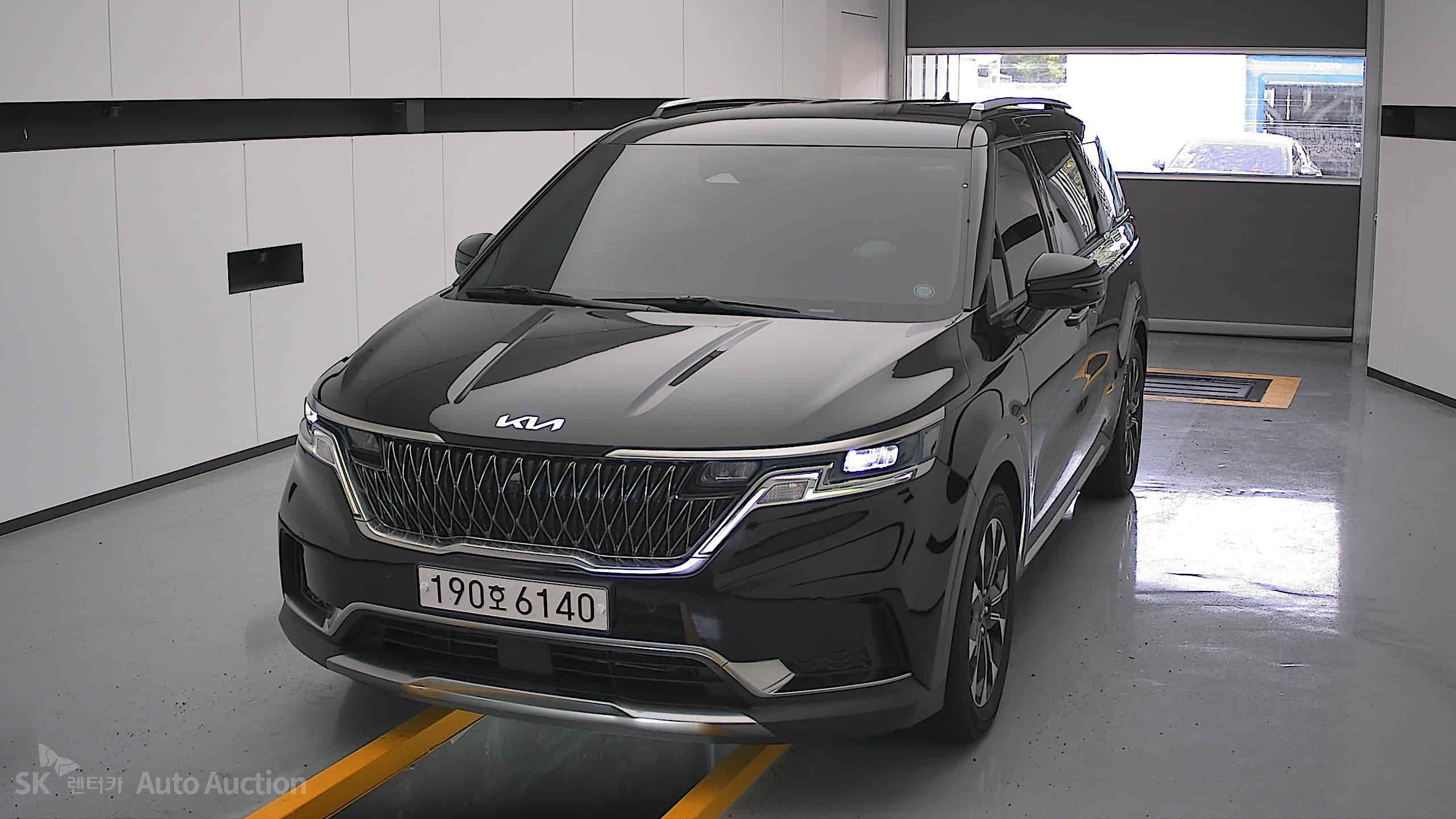 2023 - kia carnival