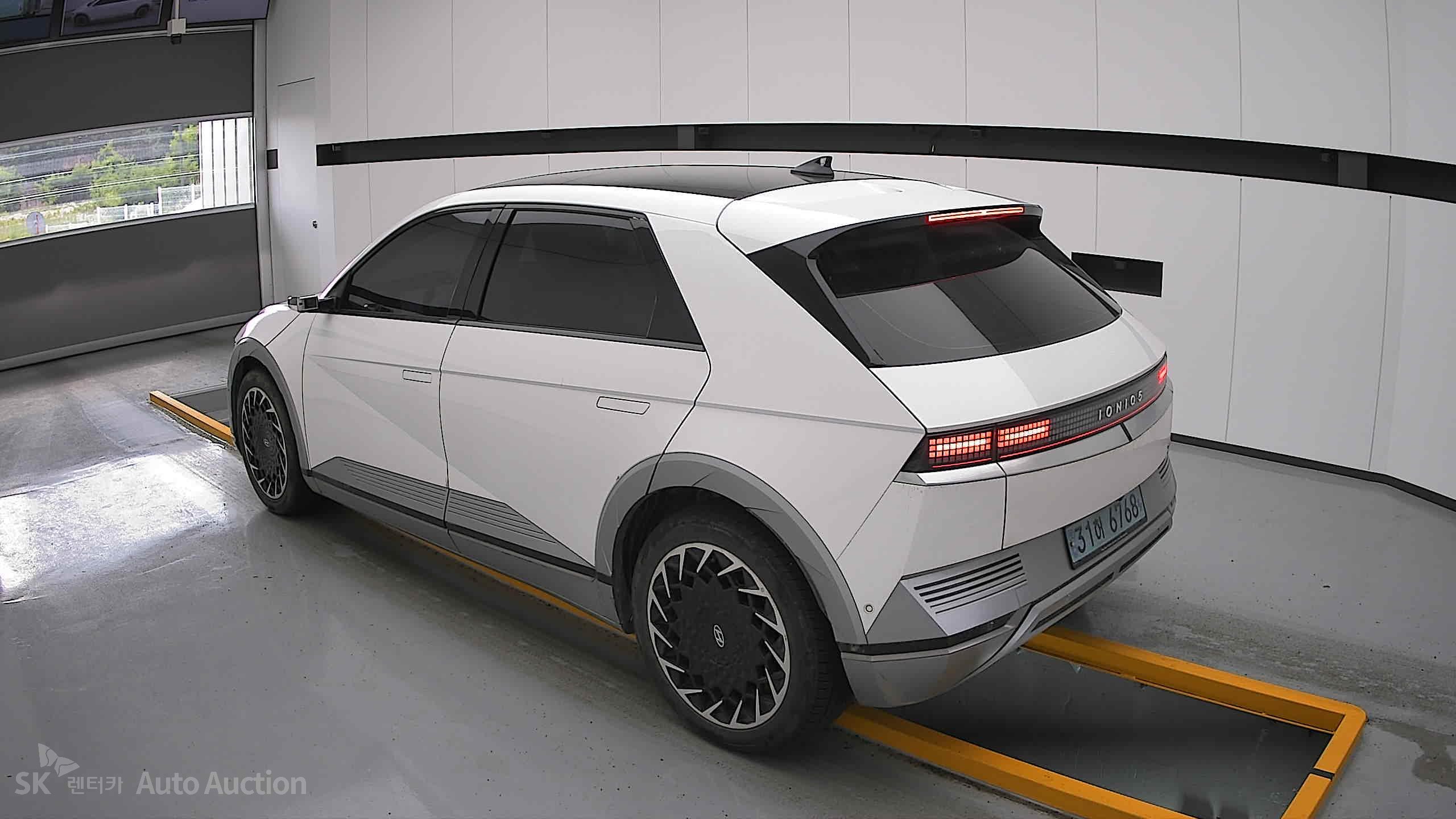 2022 - hyundai ioniq
