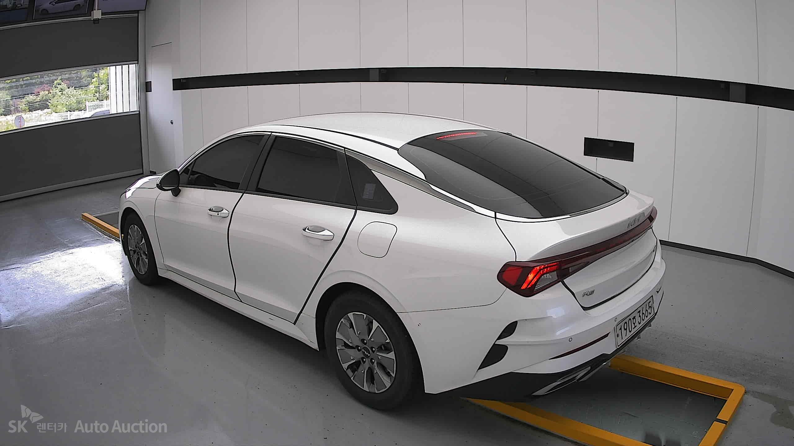 2022 - kia k5