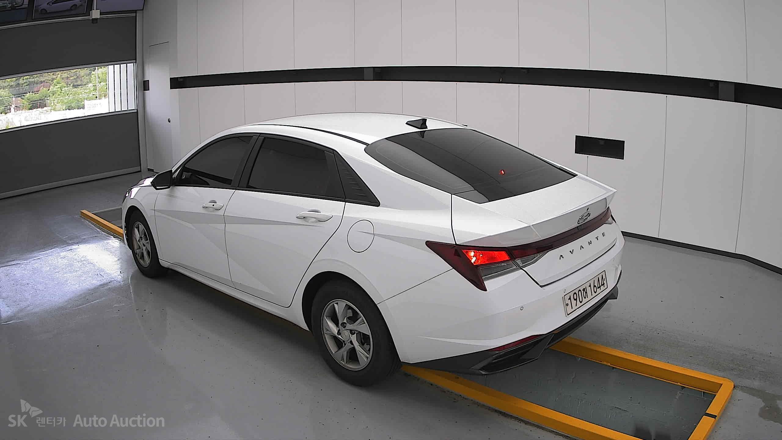 2021 - hyundai avante