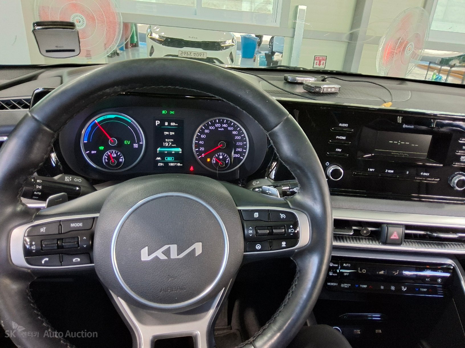 2022 - kia k5