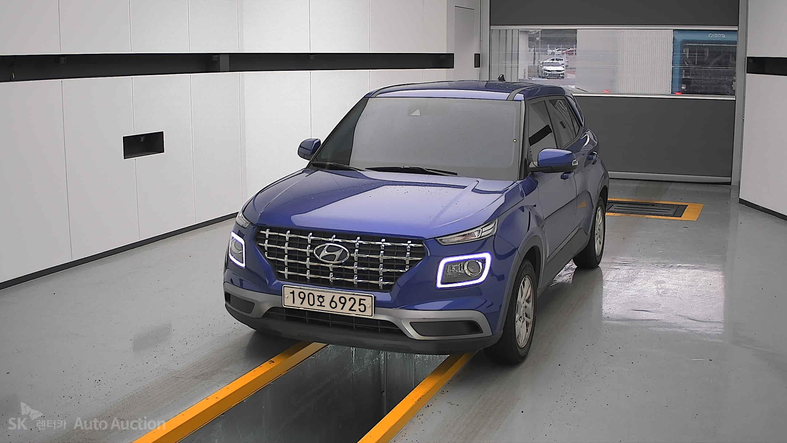 2022 - hyundai venue