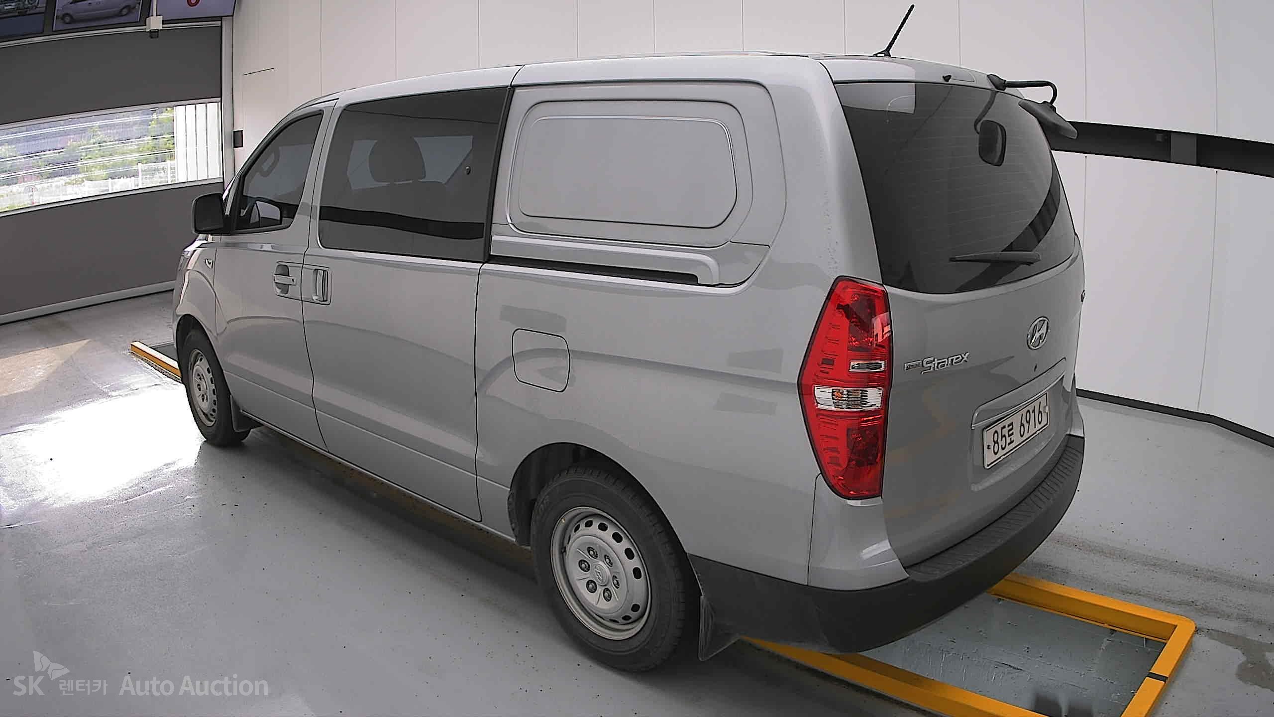 2021 - hyundai grand starex