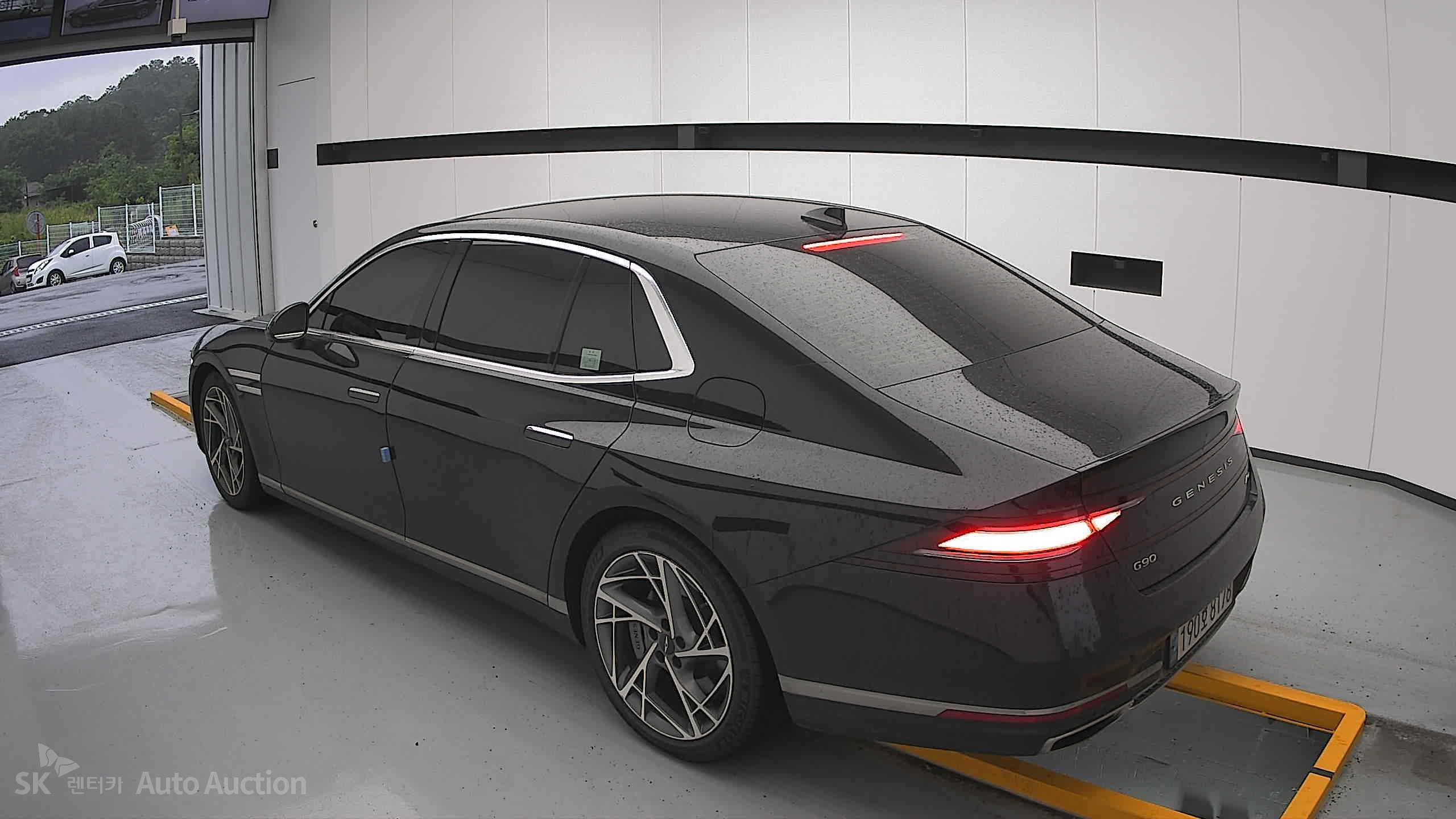 2022 - genesis g90