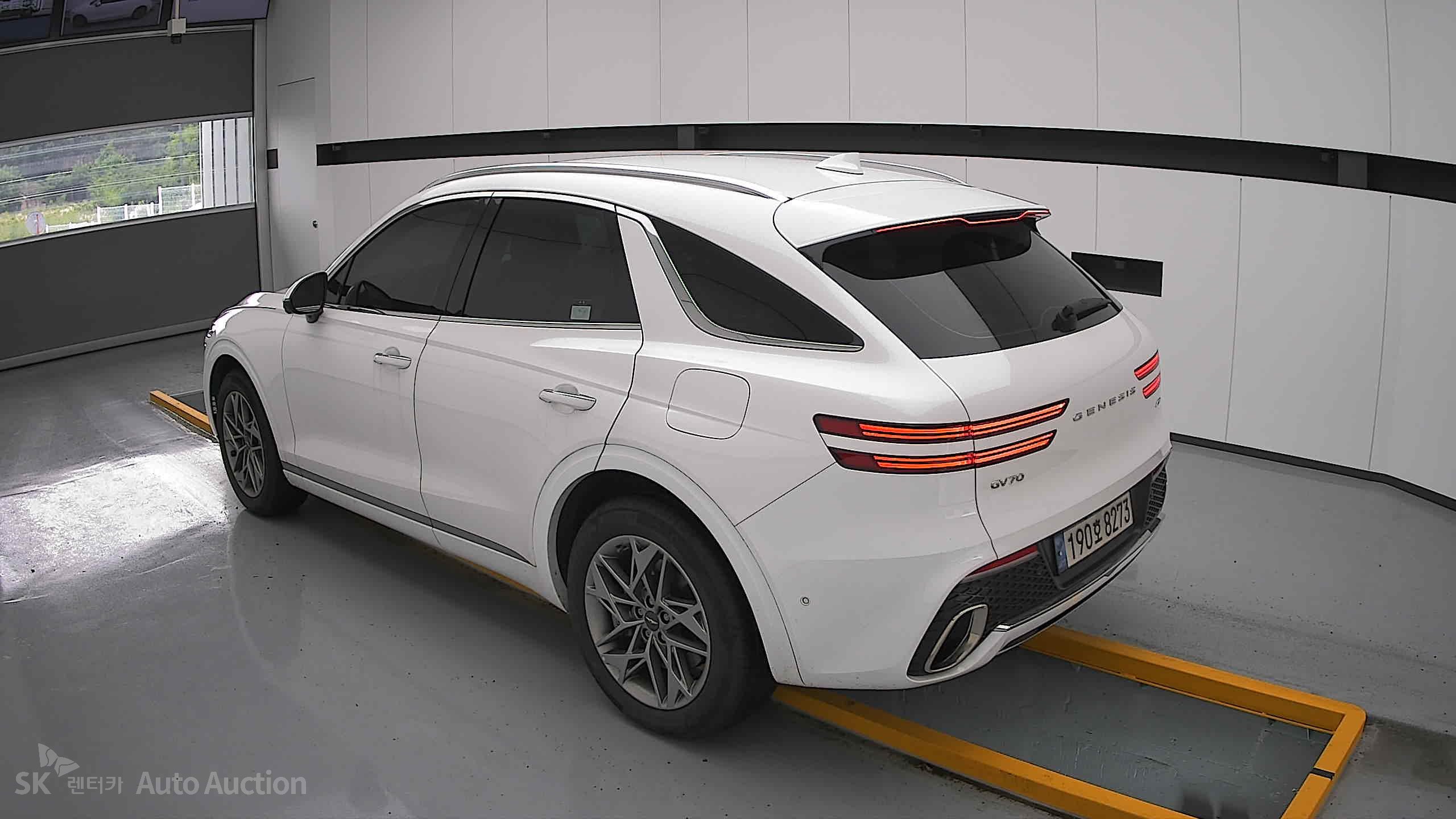 2023 - genesis gv70