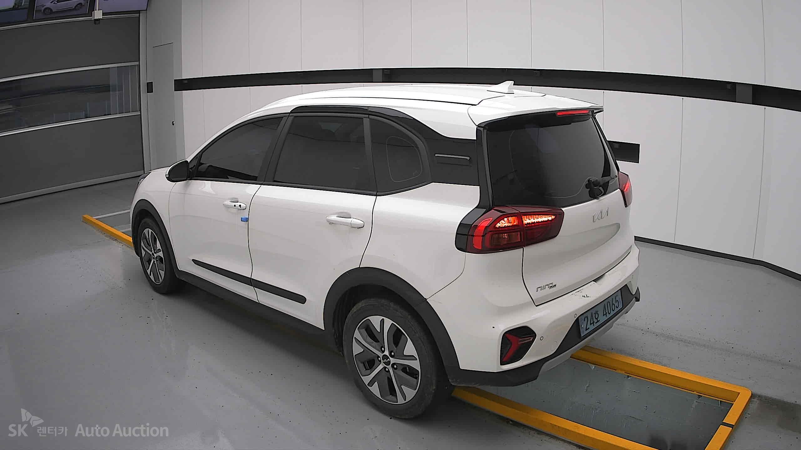2023 - kia niro