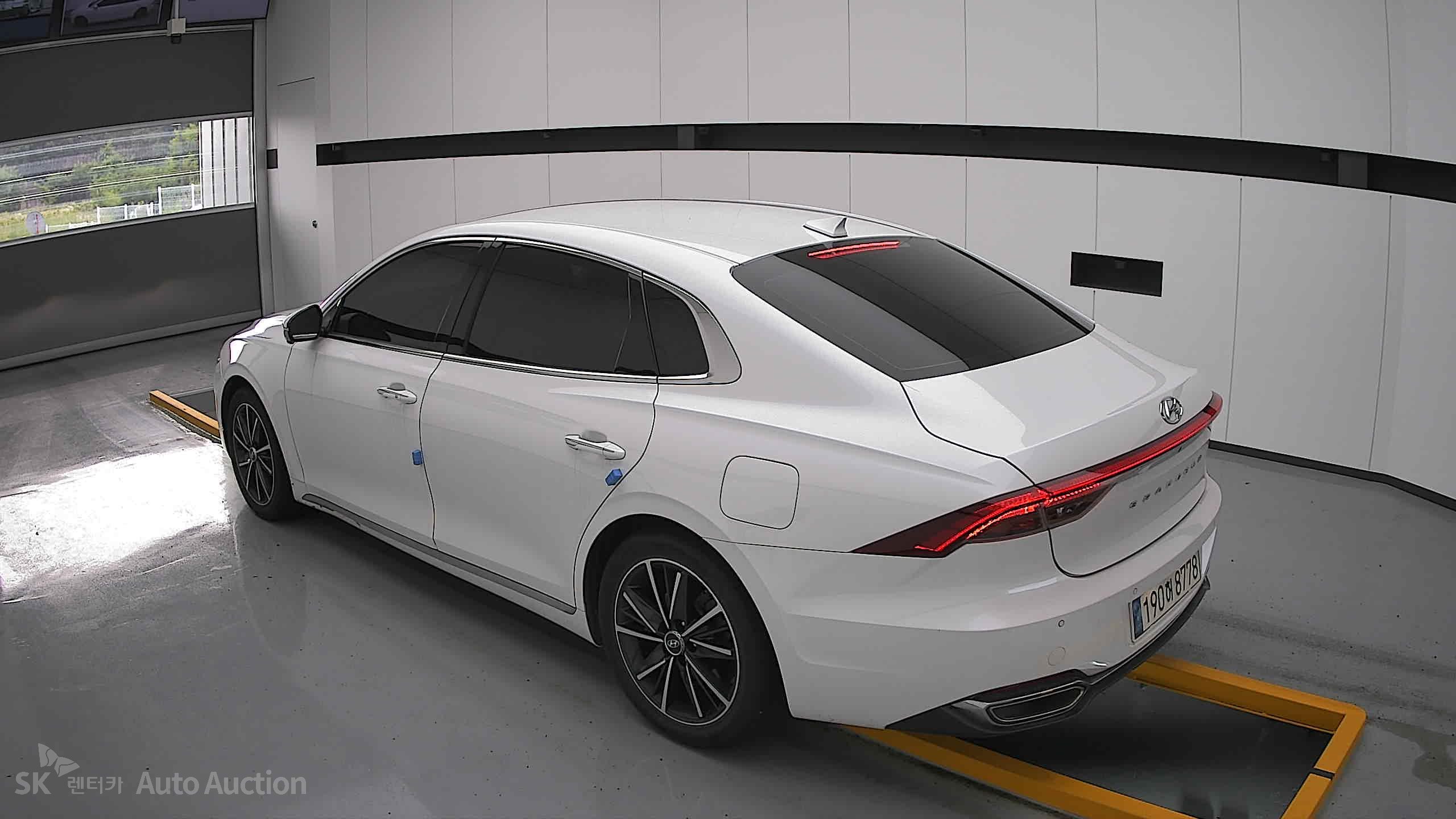 2022 - hyundai grandeur