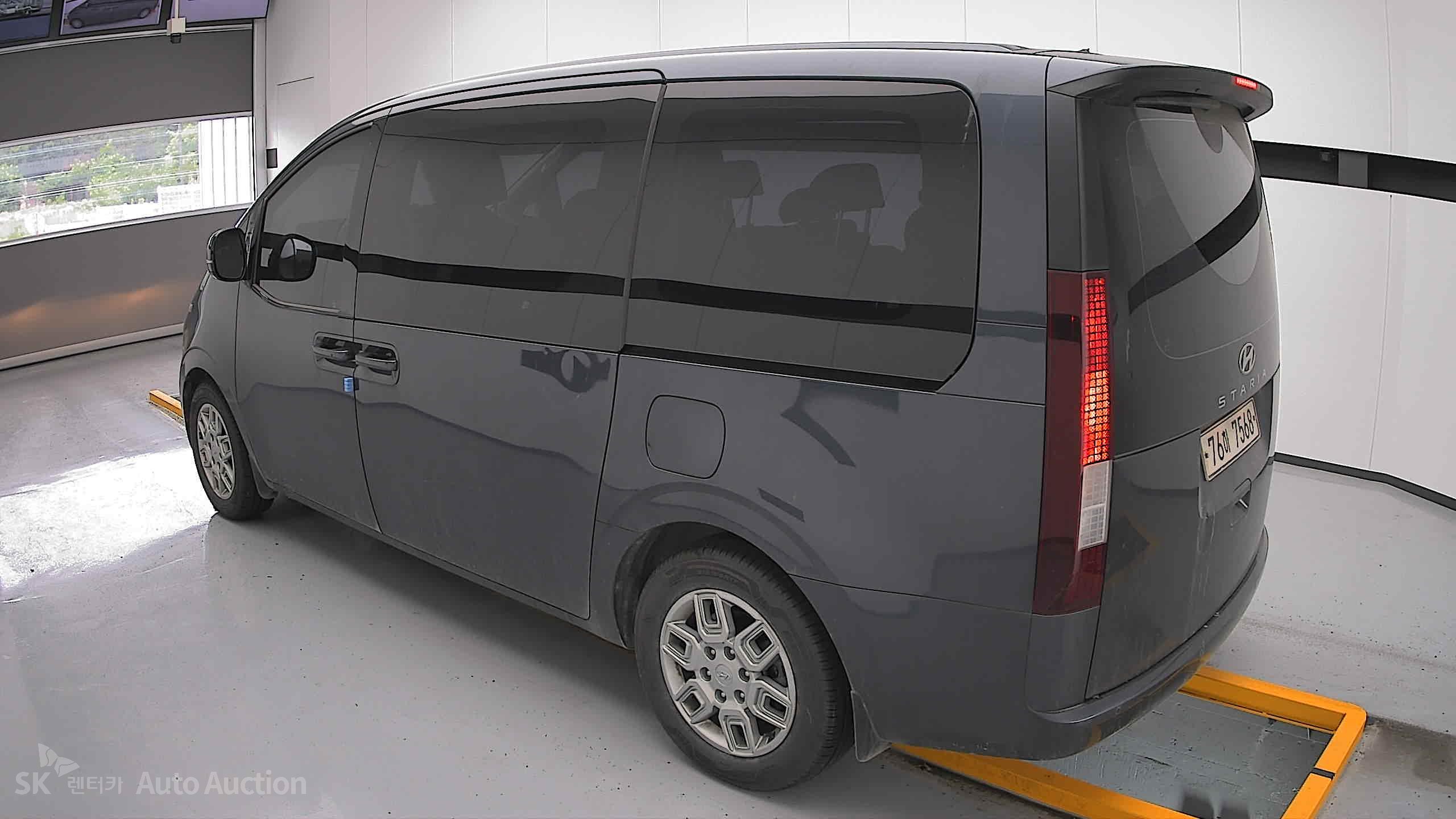2022 - hyundai staria