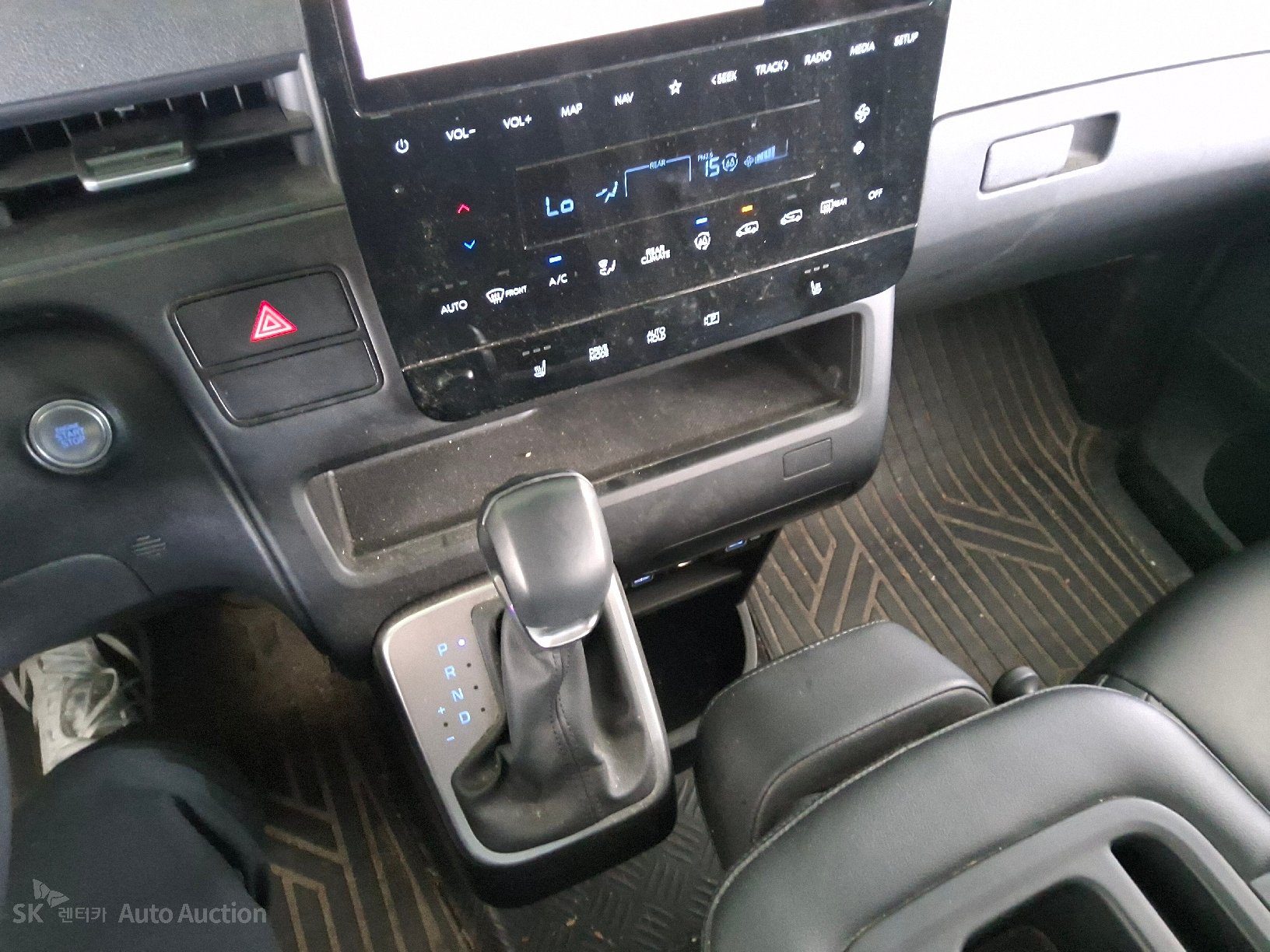 2022 - hyundai staria