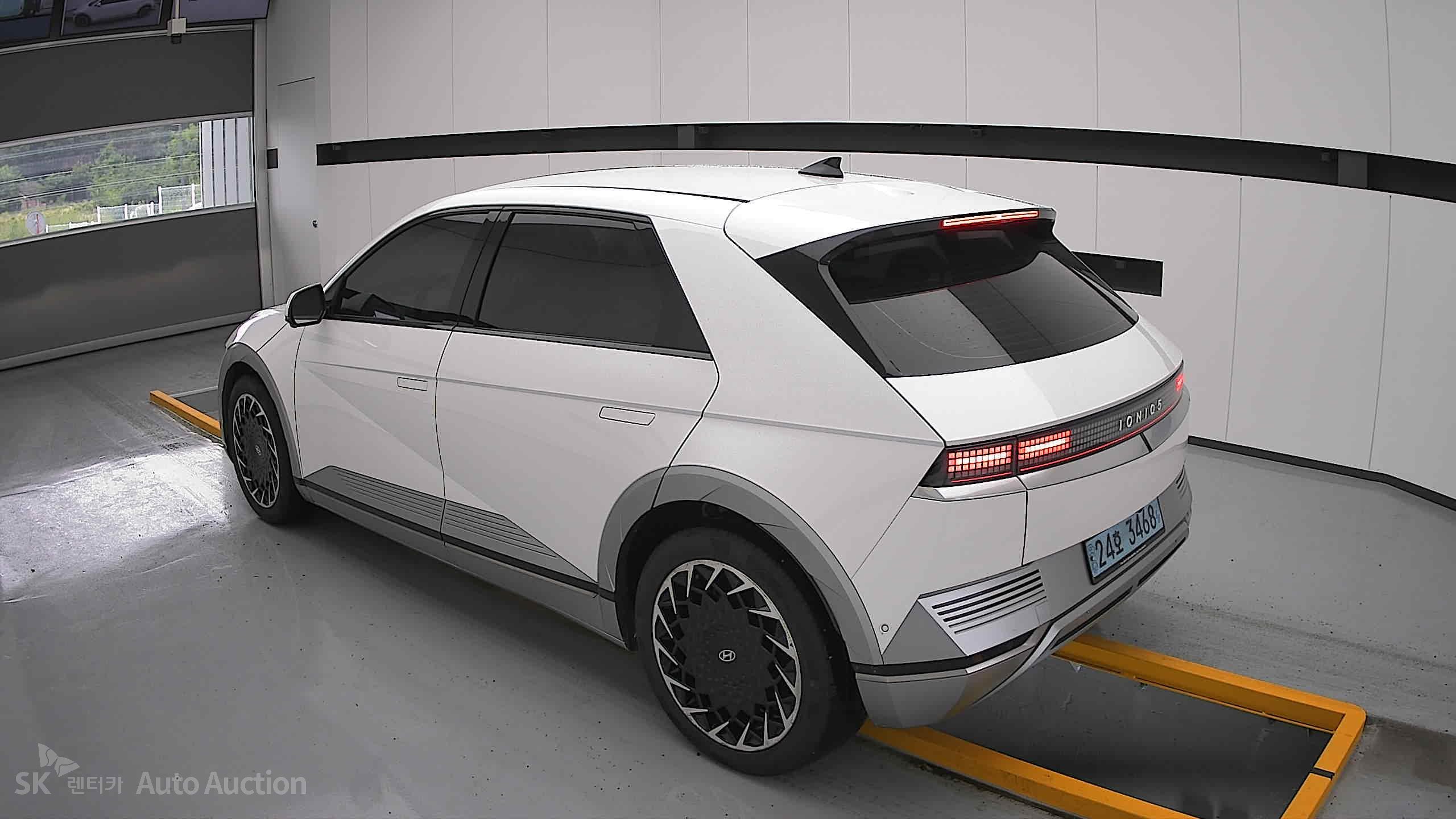 2022 - hyundai ioniq