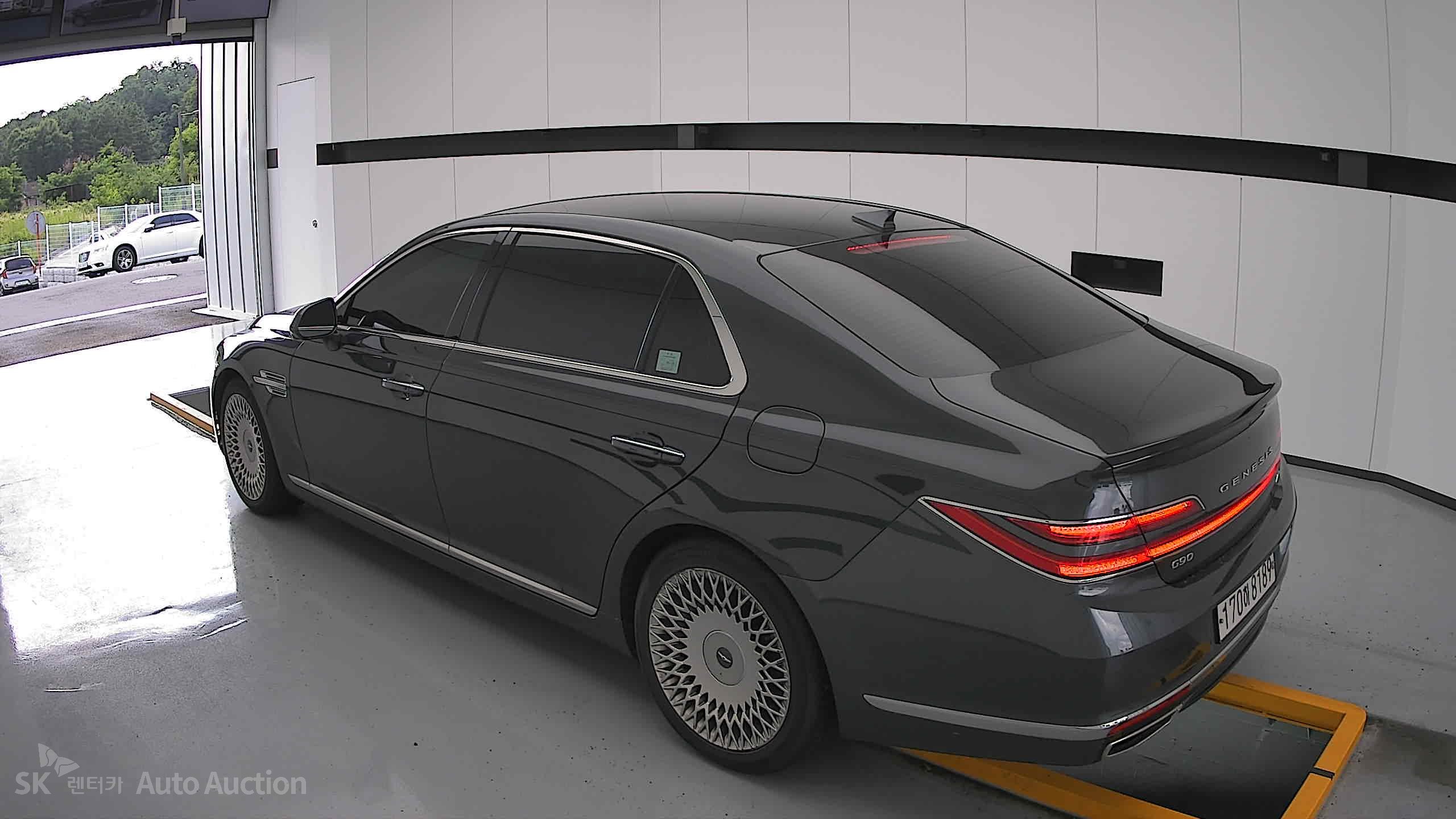 2021 - genesis g90