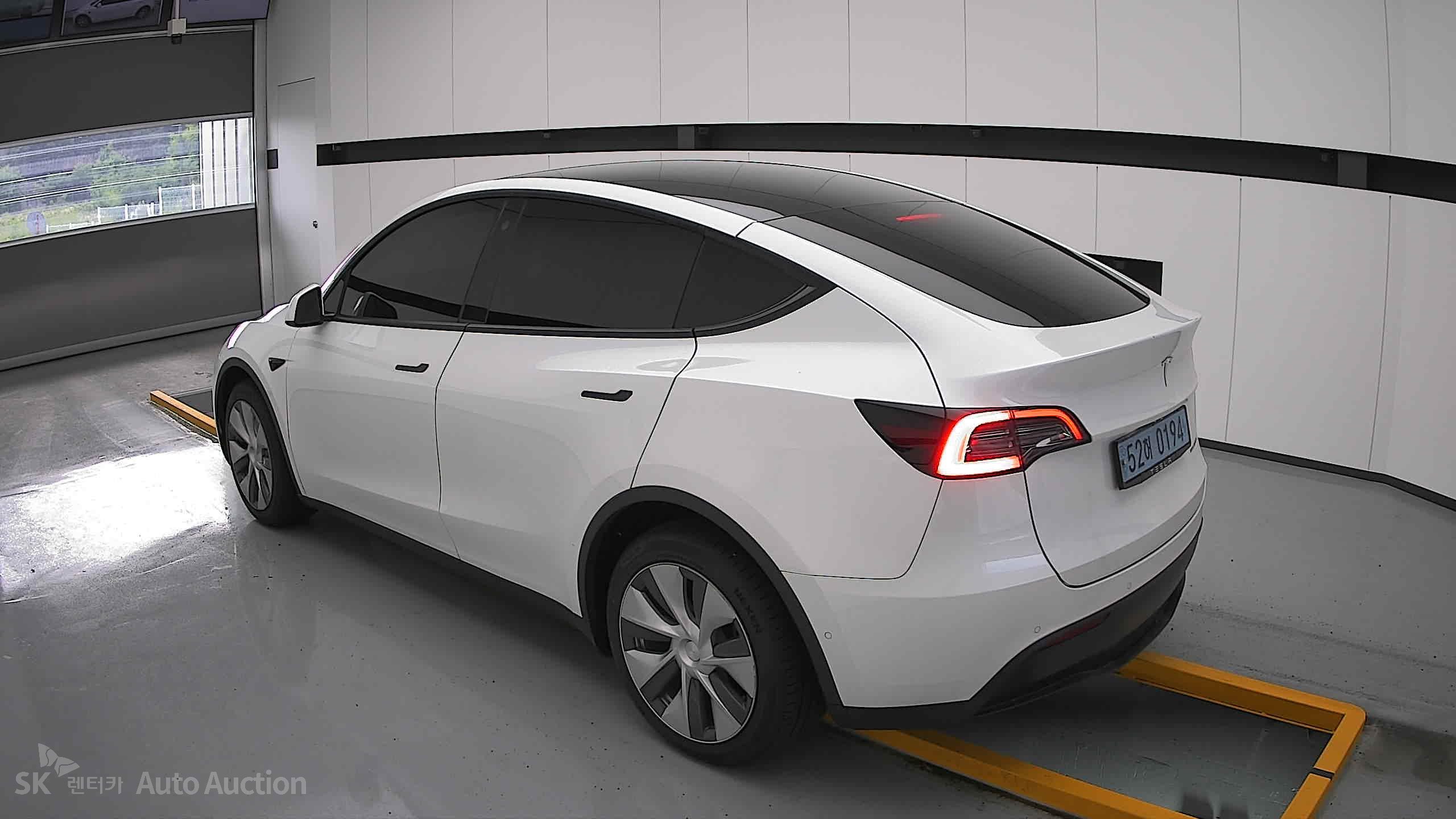 Tesla Model Y 2022 — صورة 2