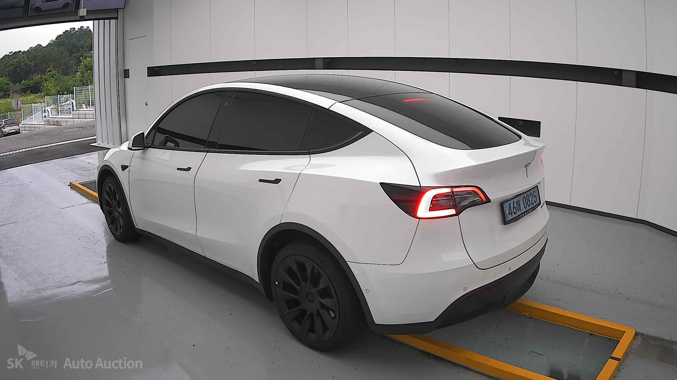 2022 - tesla model y
